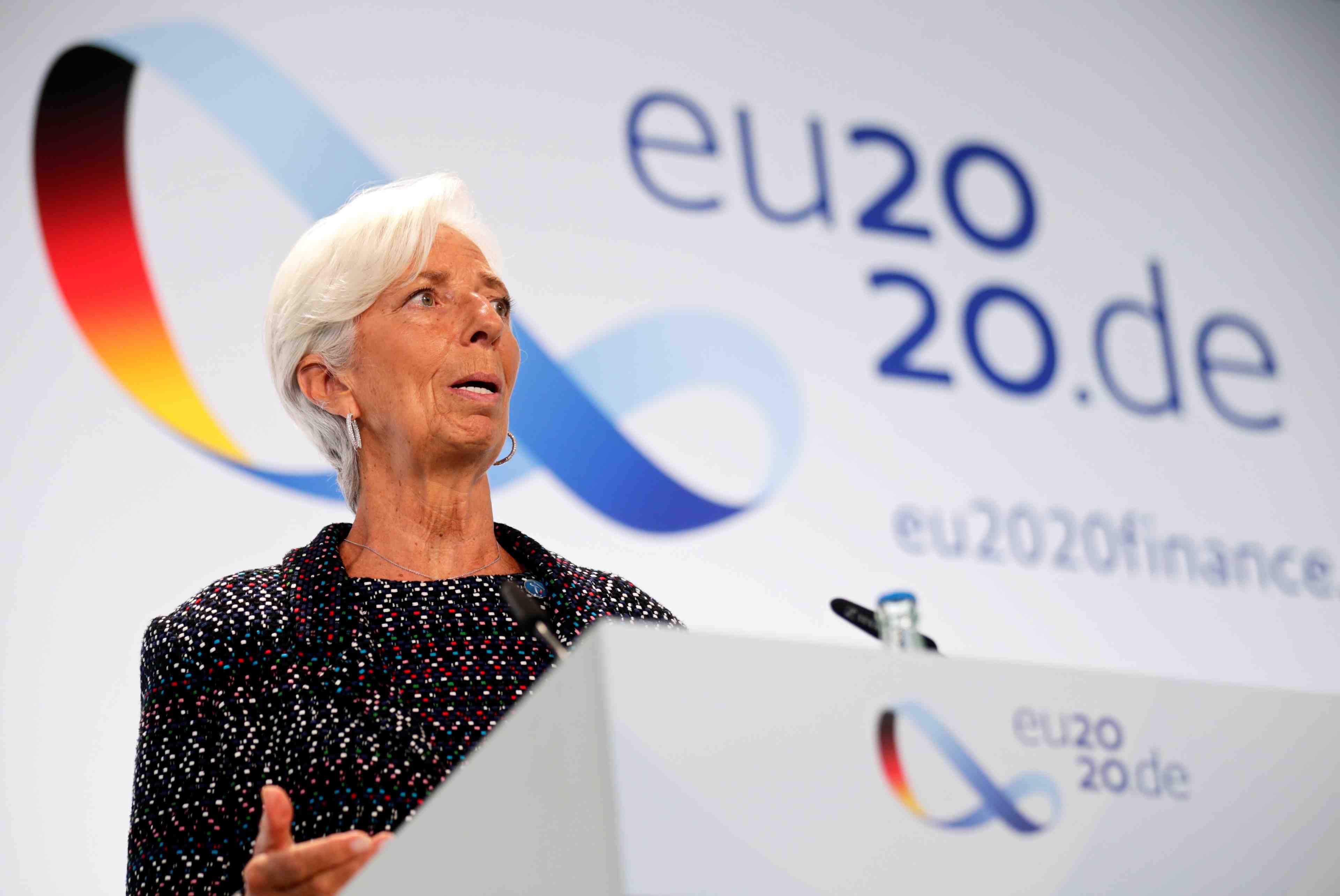 Lagarde: etats et bce ont encore beaucoup a faire face a la crise