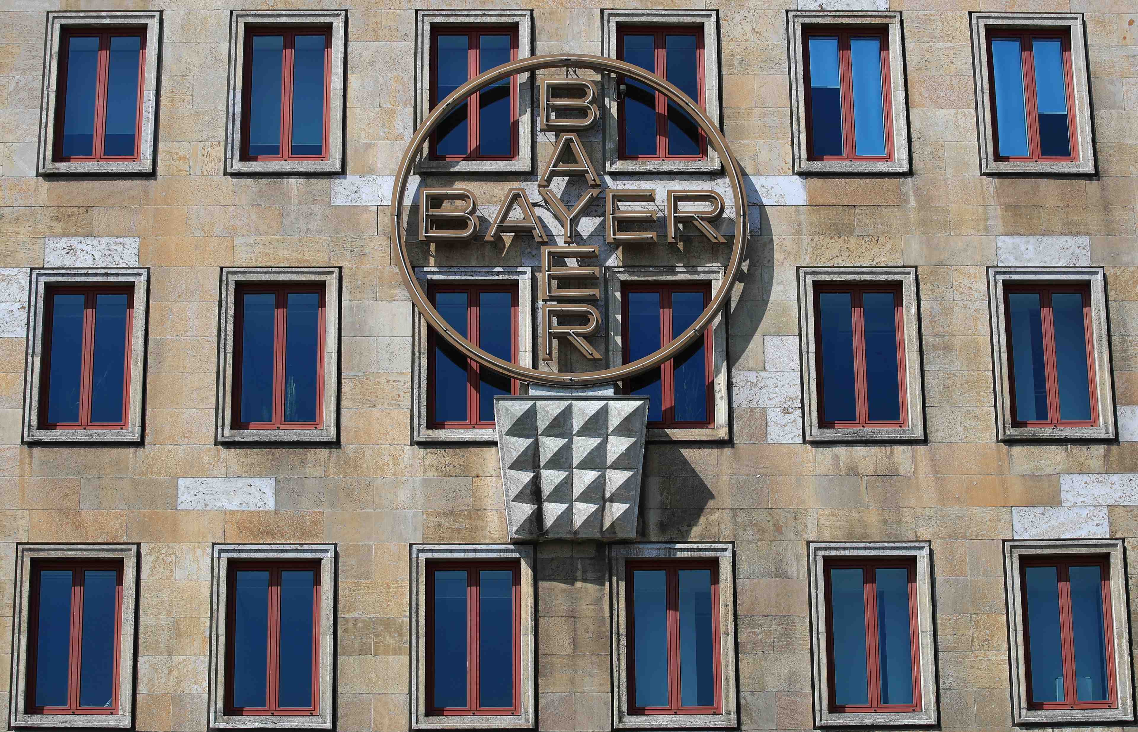 Bayer releve ses previsions pour 2021, renforce par l'achat de vividion