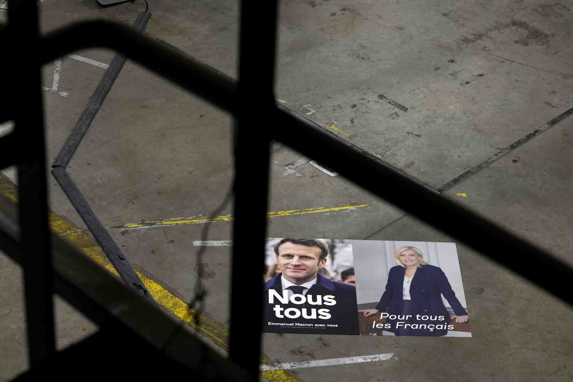 "ni macron ni le pen", le cri de ralliement des etudiants francais desabuses