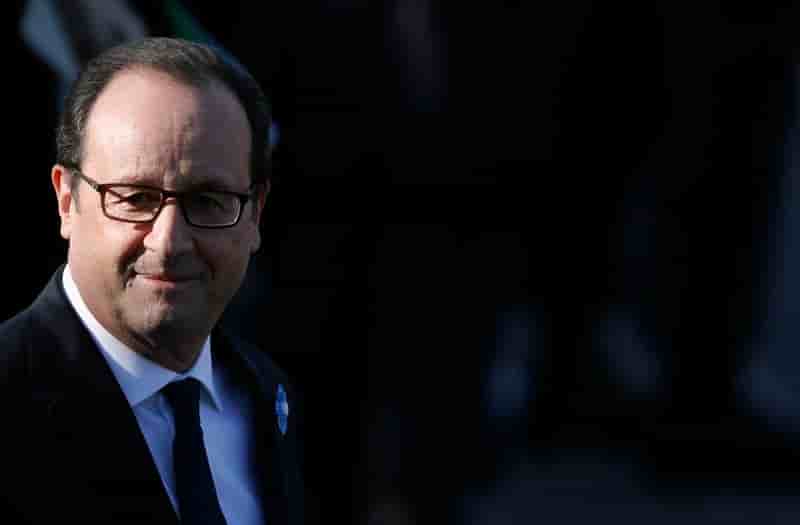 Légère embellie pour François Hollande dans un sondage OpinionWay
