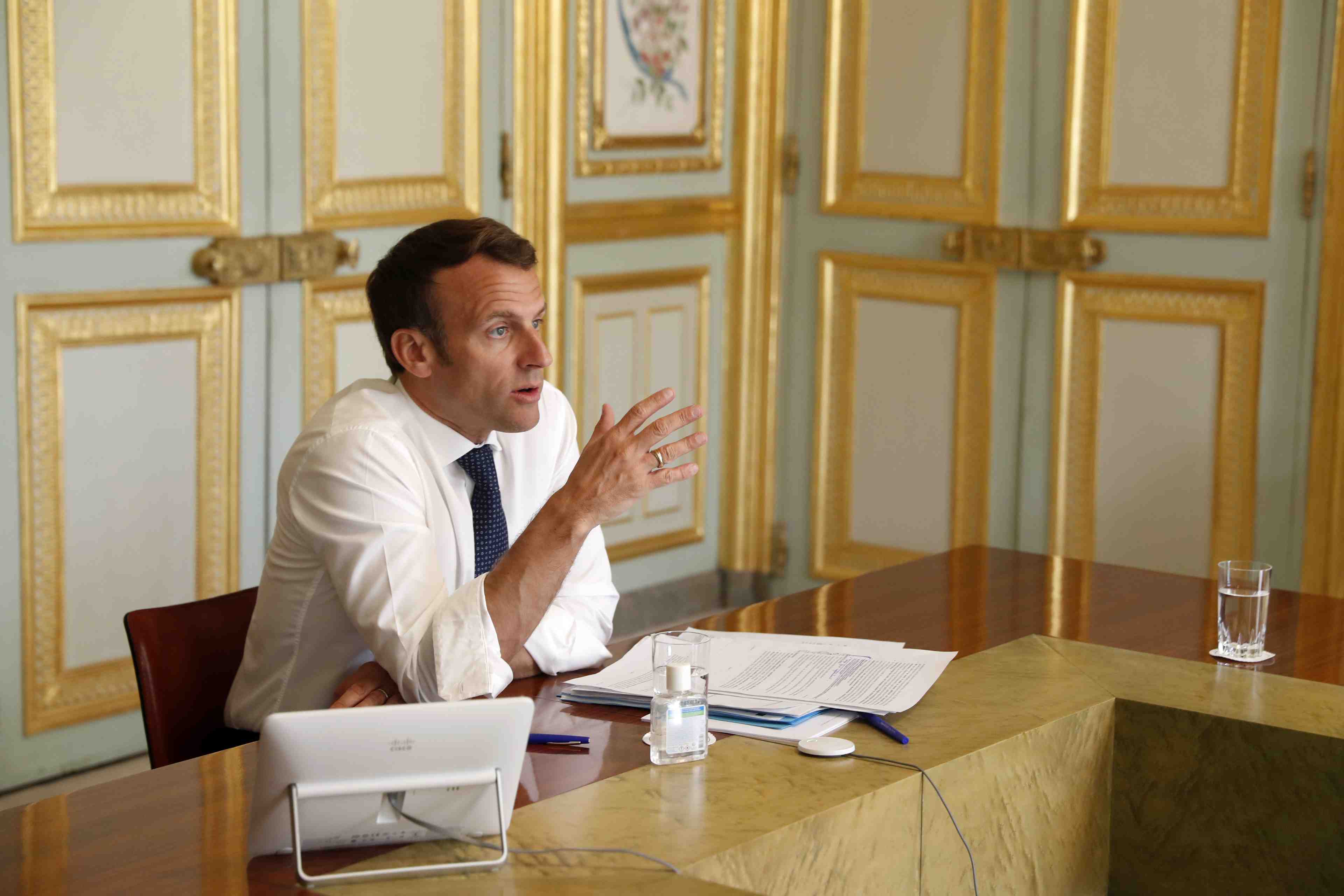 "coronabonds": macron met en garde contre une victoire des populistes en europe