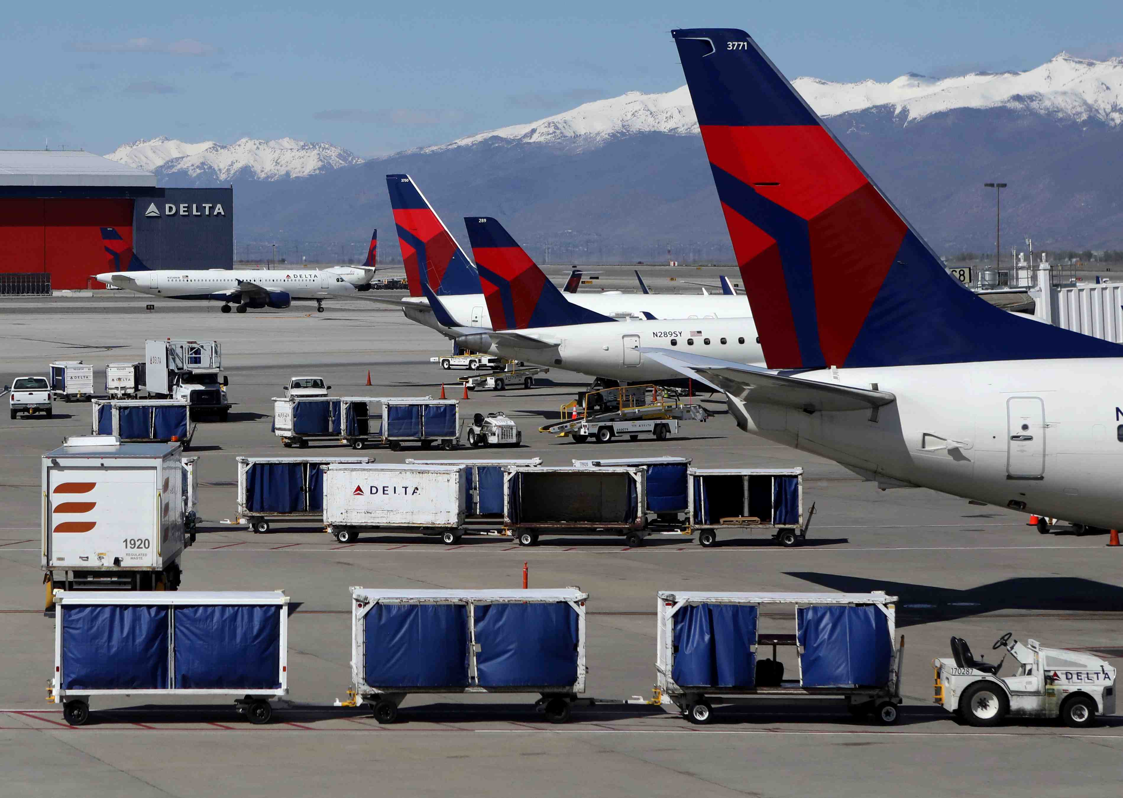 Delta air lines espere renouer avec les benefices d'ici fin 2021 apres un mauvais premier trimestre