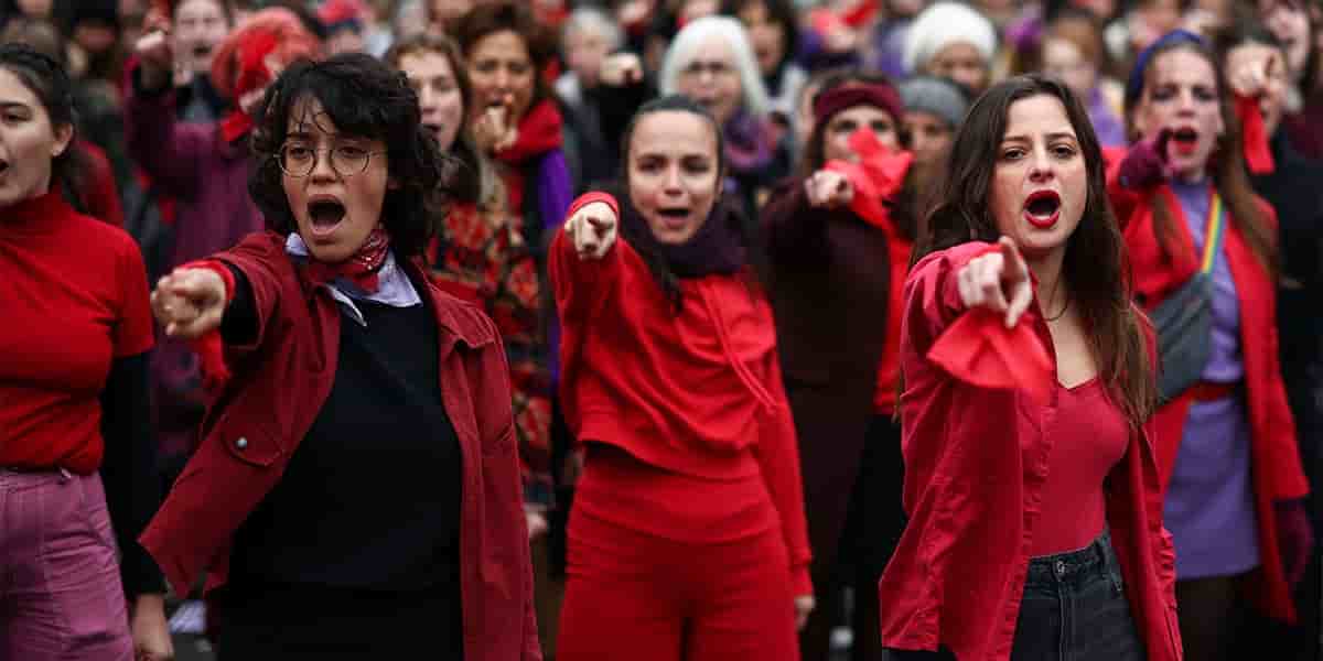 Le collectif Nous Toutes était présent lors de la manifestation contre les violences sexuelles et sexistes qui s'est déroulée à Paris, le 23 novembre 2024.