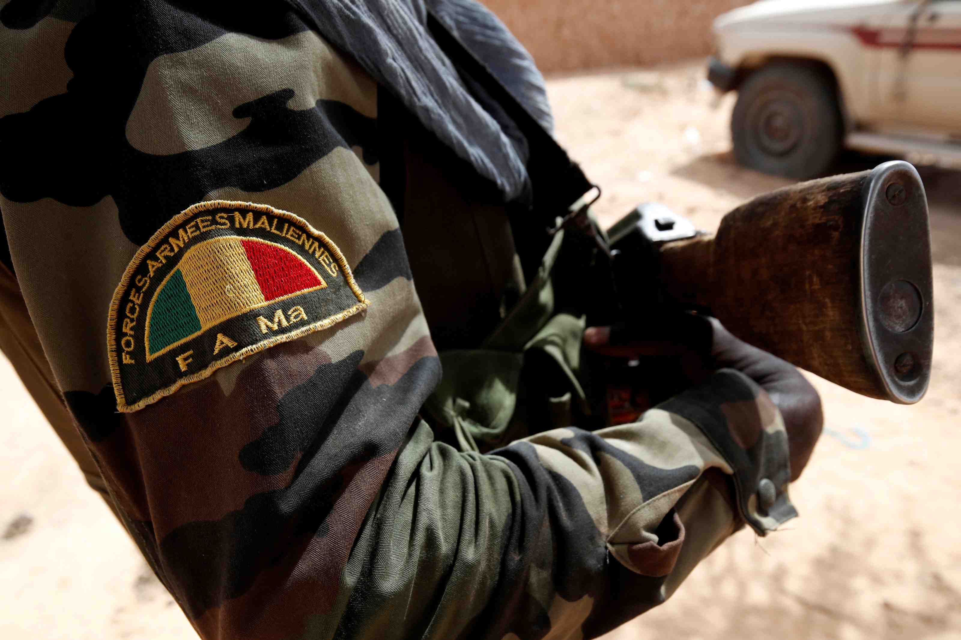 Attaque contre un camp militaire au mali, au moins 14 morts