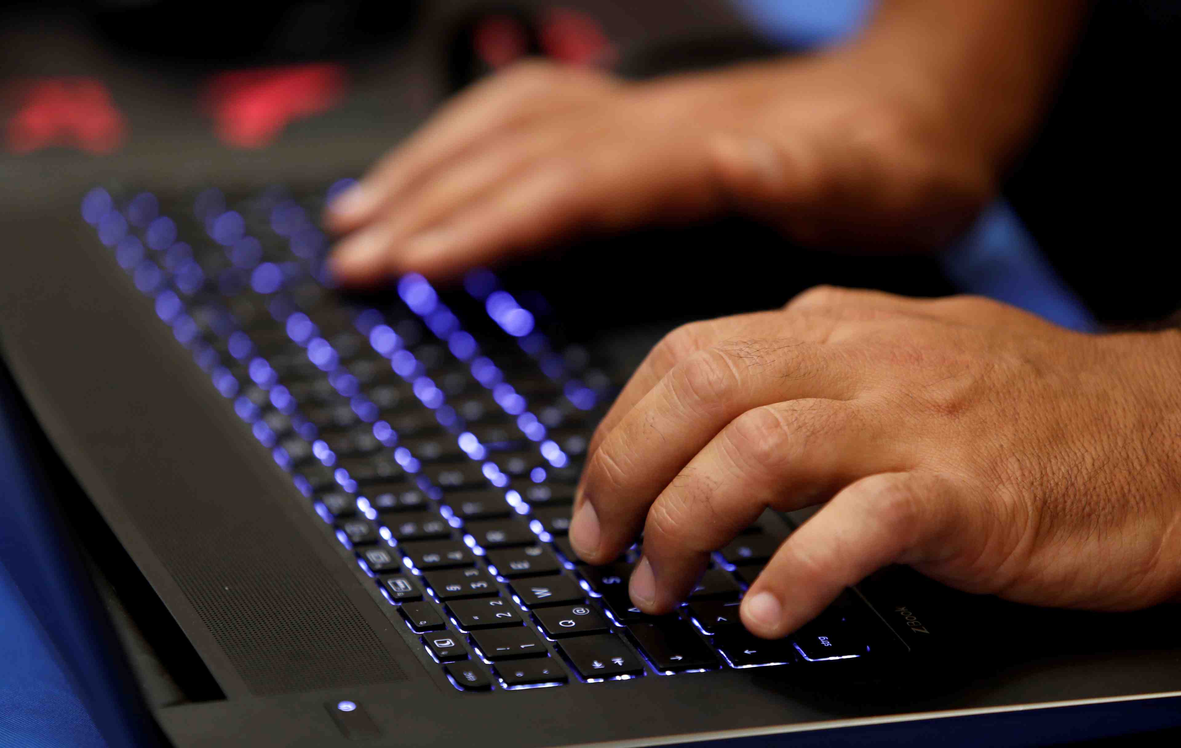 Des hackers etrangers visent des proches de biden et trump, dit microsoft