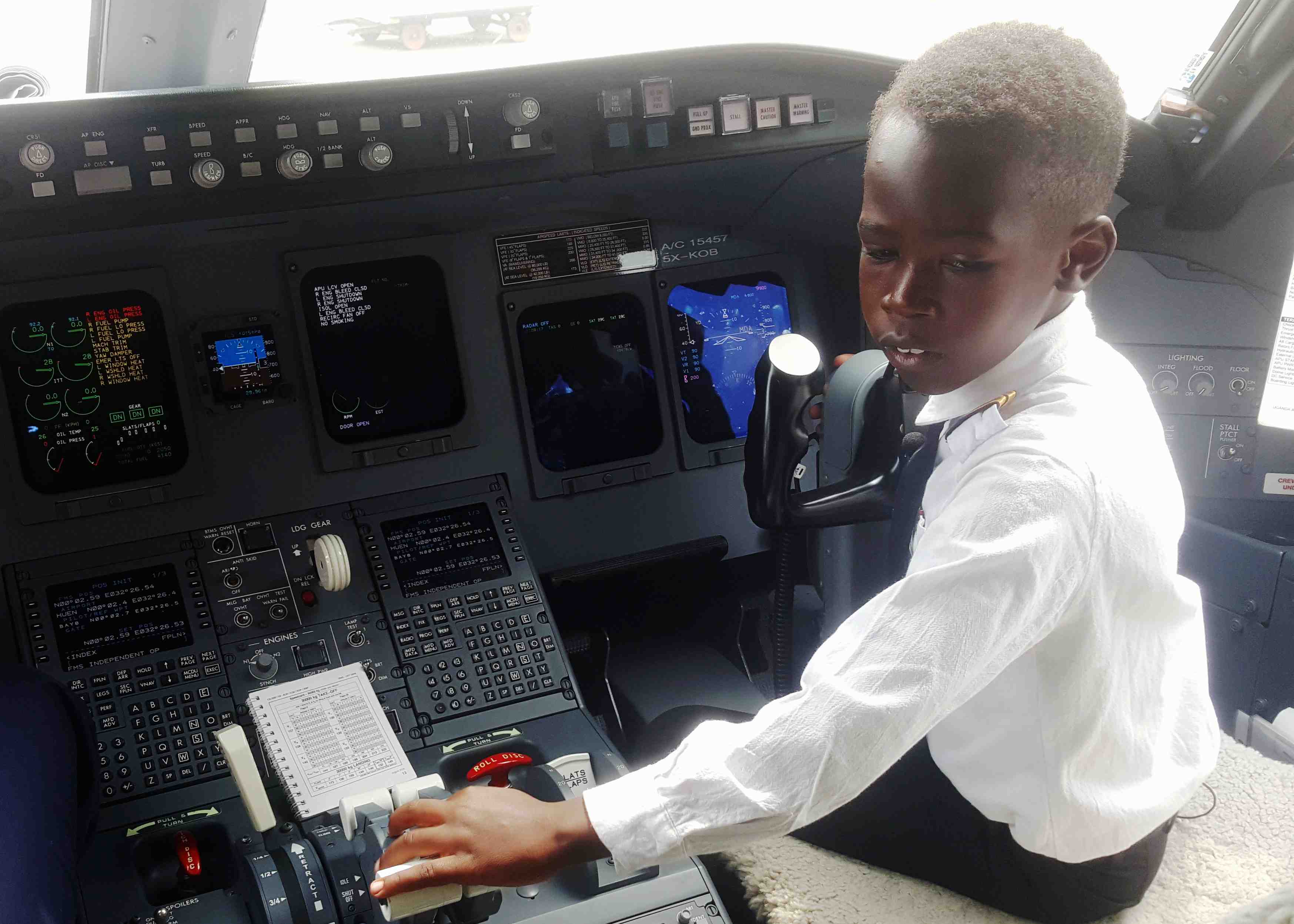 Ouganda: un pilote de 7 ans fan d'elon musk fait sensation dans l'aviation