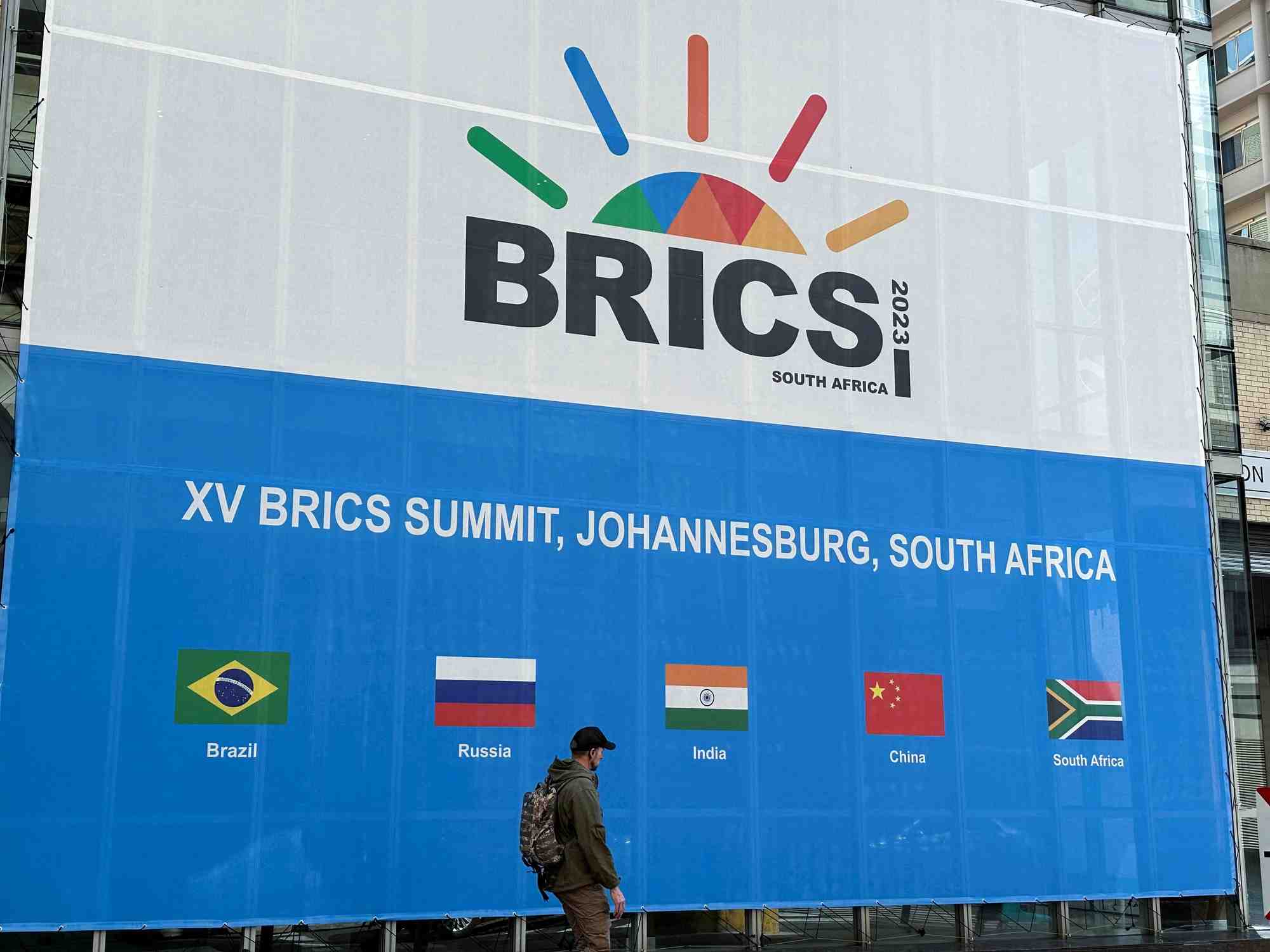 Alliage hétéroclite, les Brics ont en commun leur revendication d'un équilibre mondial plus inclusif, en particulier au regard de l'influence des Etats-Unis et de l'Union européenne.