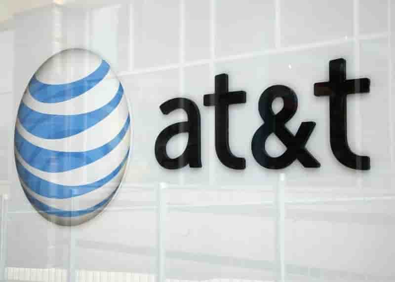 Hausse moins élevée que prévu du CA d'AT&T au 3e trimestre