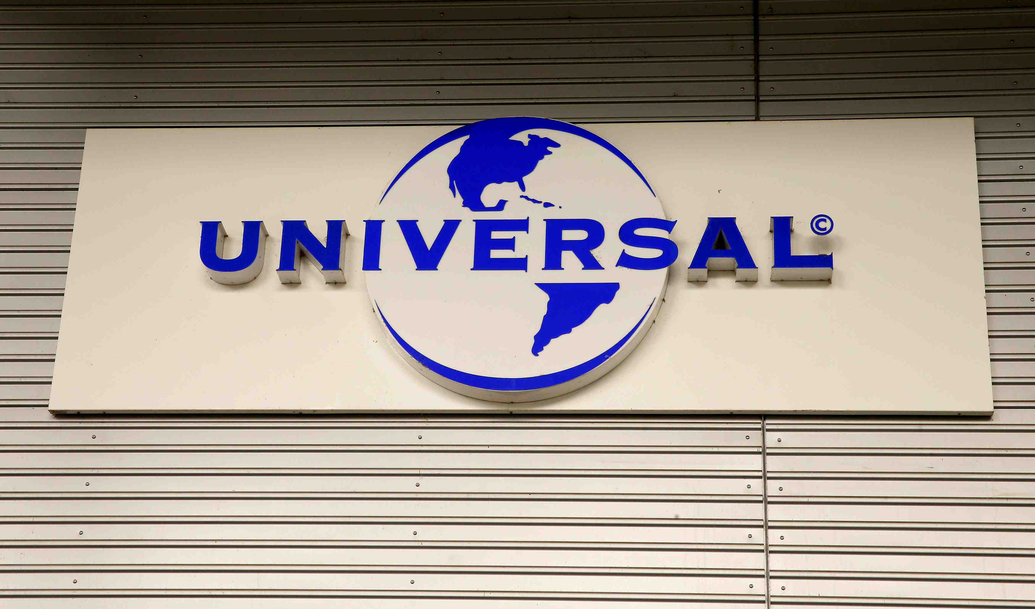 Vivendi negocie la vente de 10% d'umg au chinois tencent