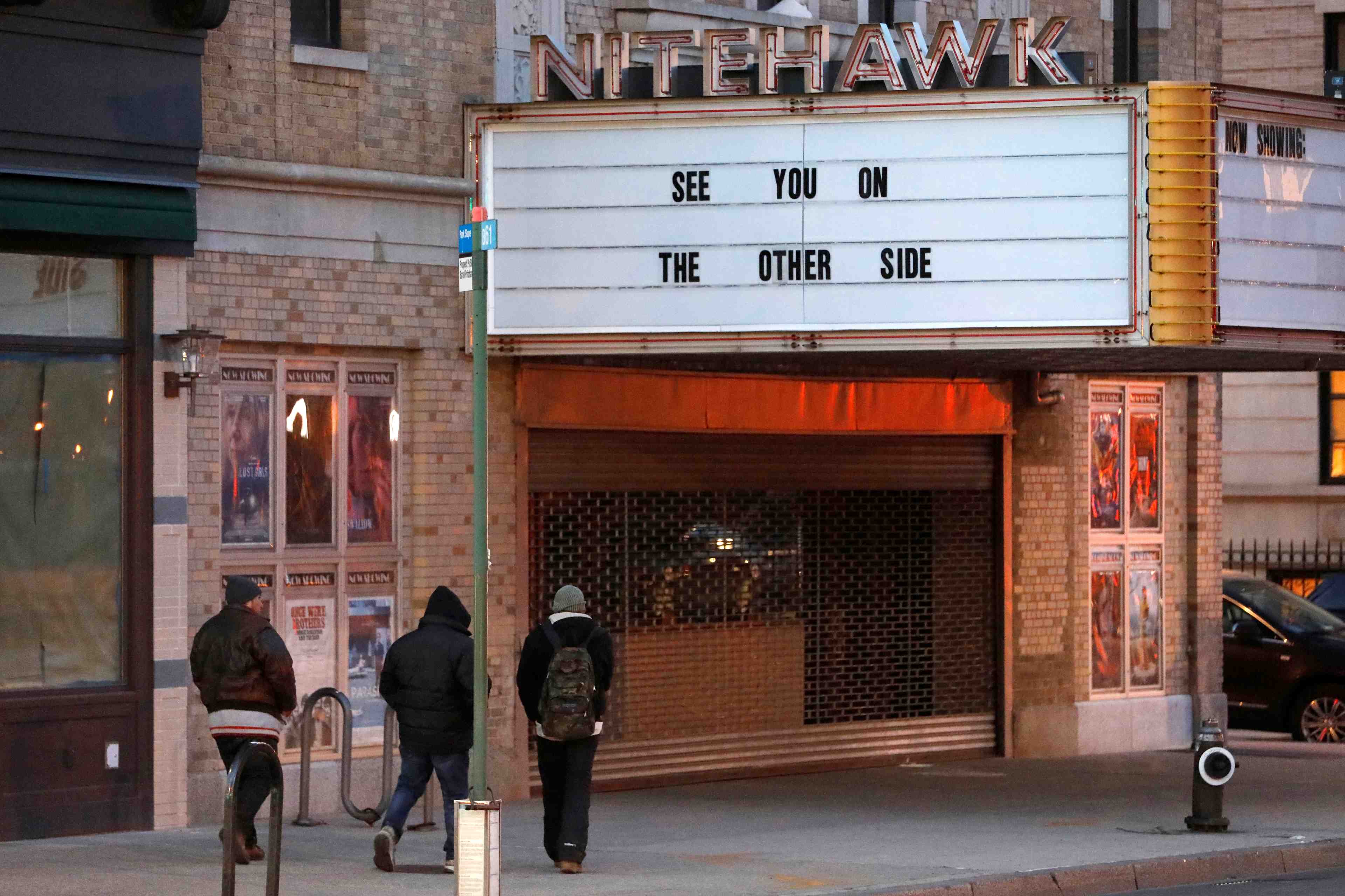 Cuomo annonce la reouverture des cinemas new-yorkais a 25% de leur capacite