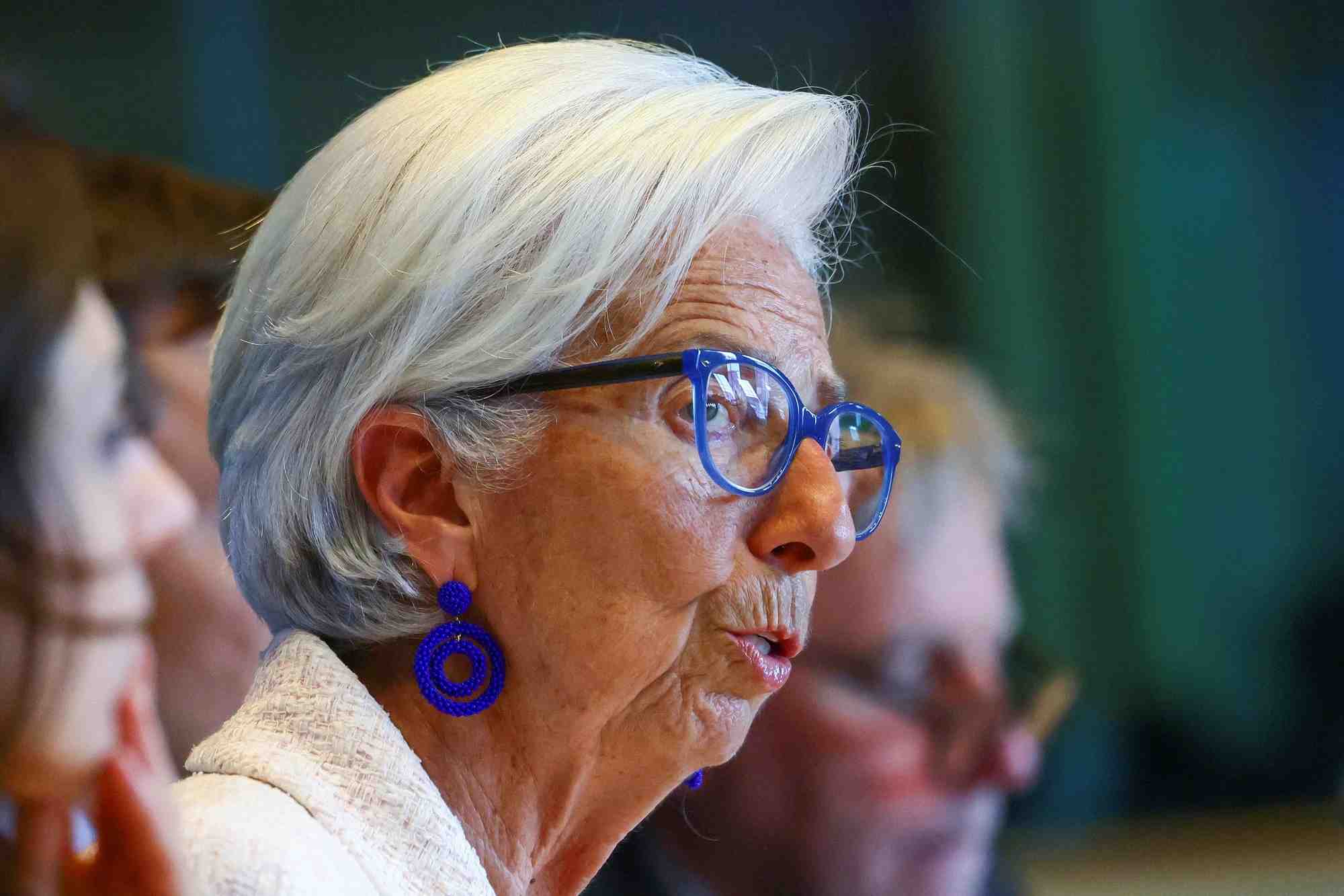 Christine lagarde, presidente de la bce, s'exprime devant le parlement europeen, a bruxelles