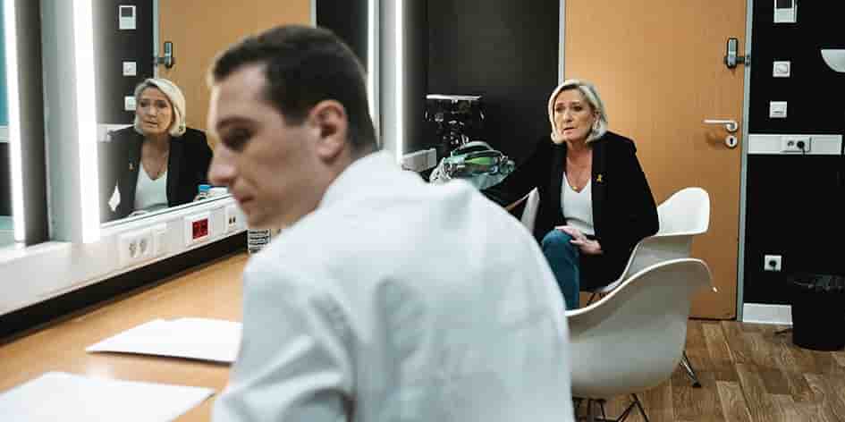 Jordan Bardella et Marine Le Pen dans les loges du meeting du RN à Nice, le 7 octobre 2024.