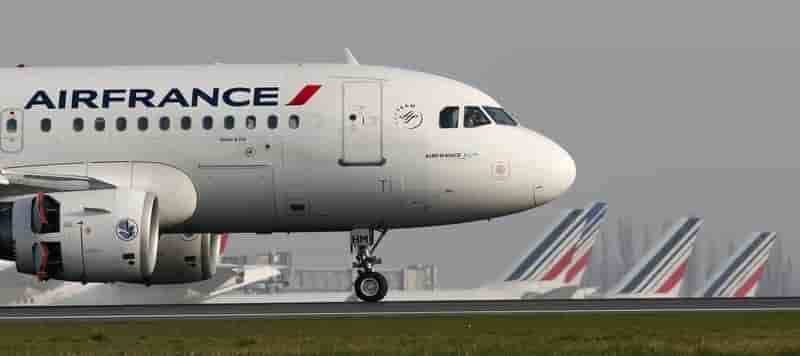 La direction d'air france-klm mandatee pour mettre en oeuvre un plan de restructuration