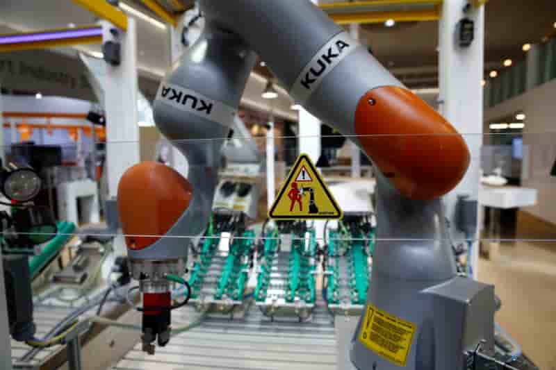 Le chinois midea met la main sur l'allemand kuka