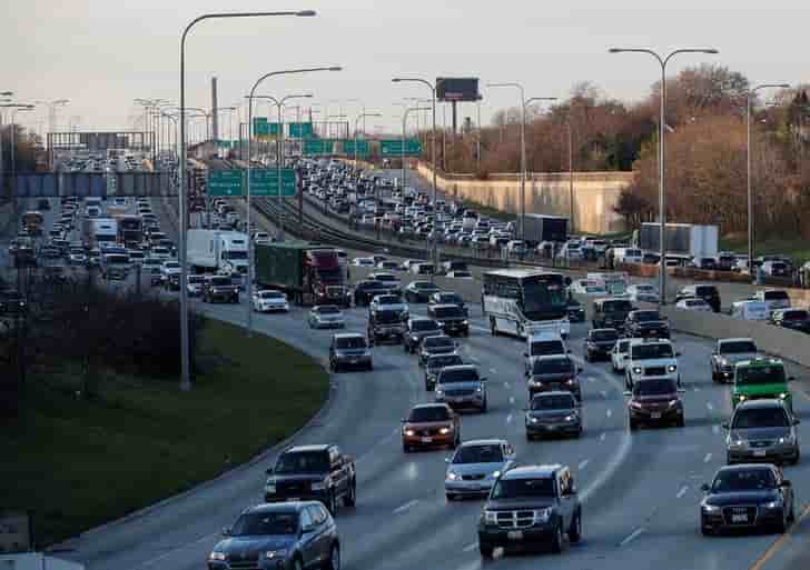 L'ue menace de riposter a des tarifs us sur les autos