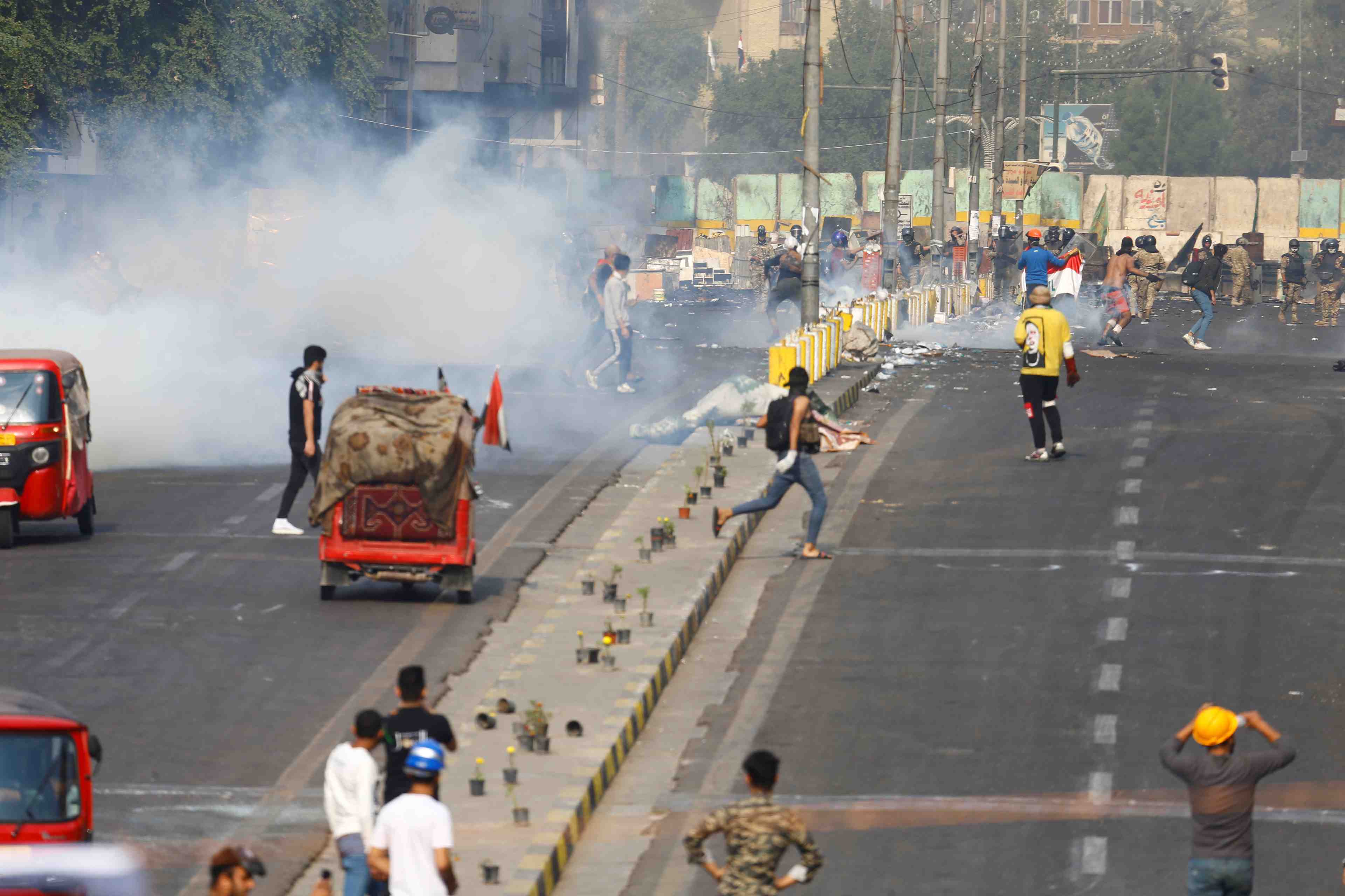 Irak: les manifestations se poursuivent a bagdad, quatre morts