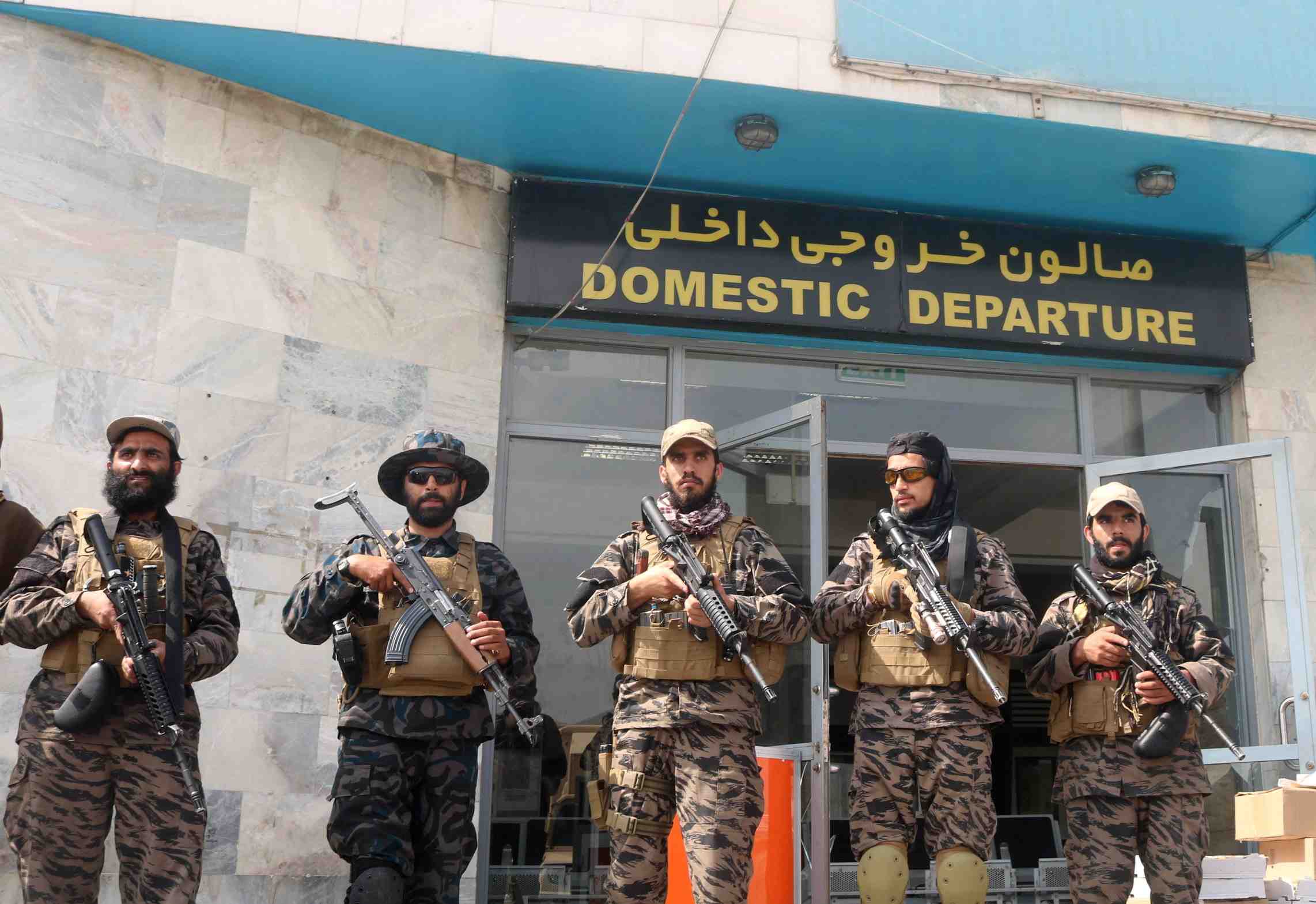 Afghanistan: les taliban celebrent l'"independance totale" apres le depart des troupes us