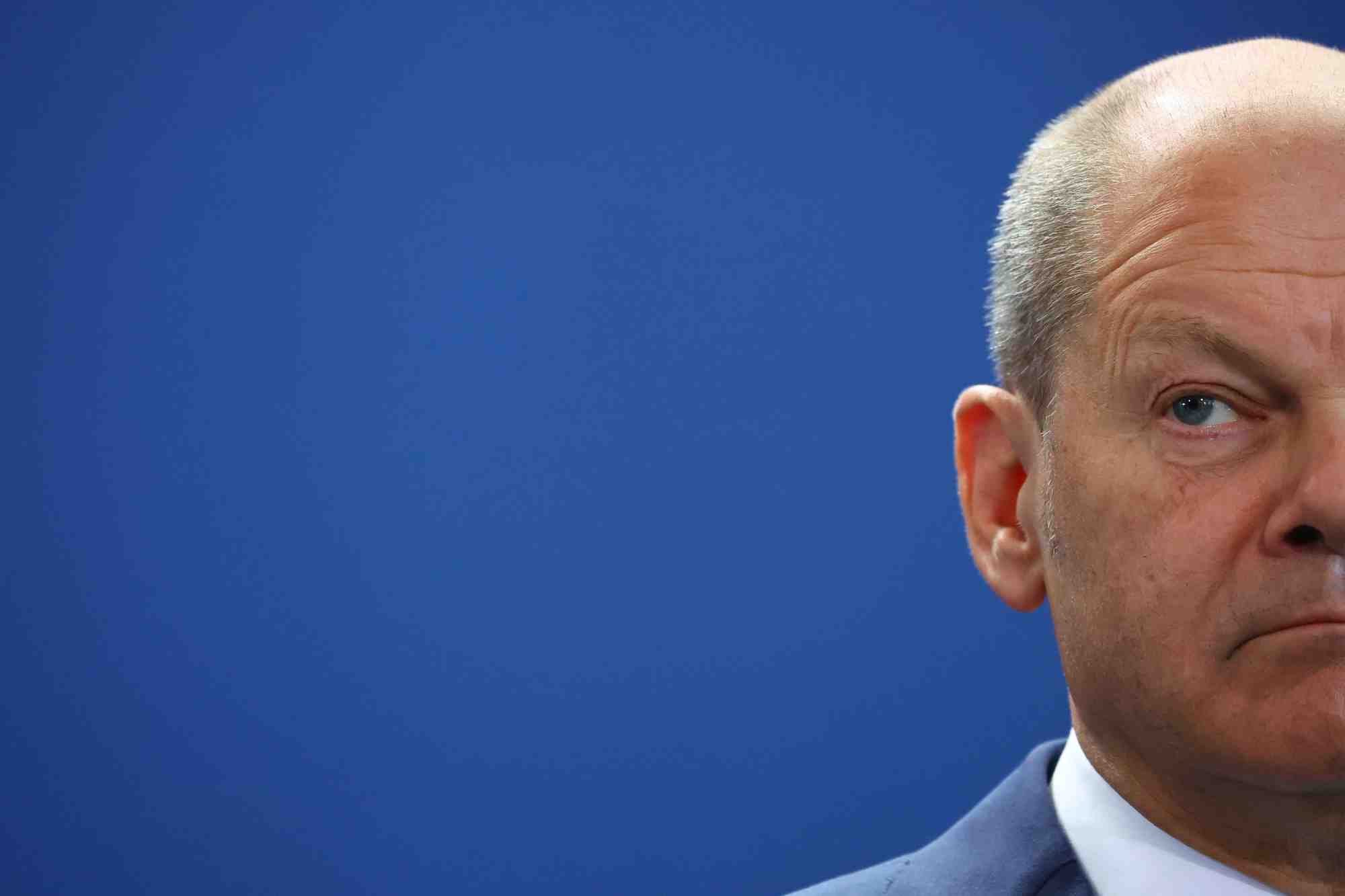 L'ue ne peut plus se permettre des veto nationaux en matiere de politique etrangere, dit scholz