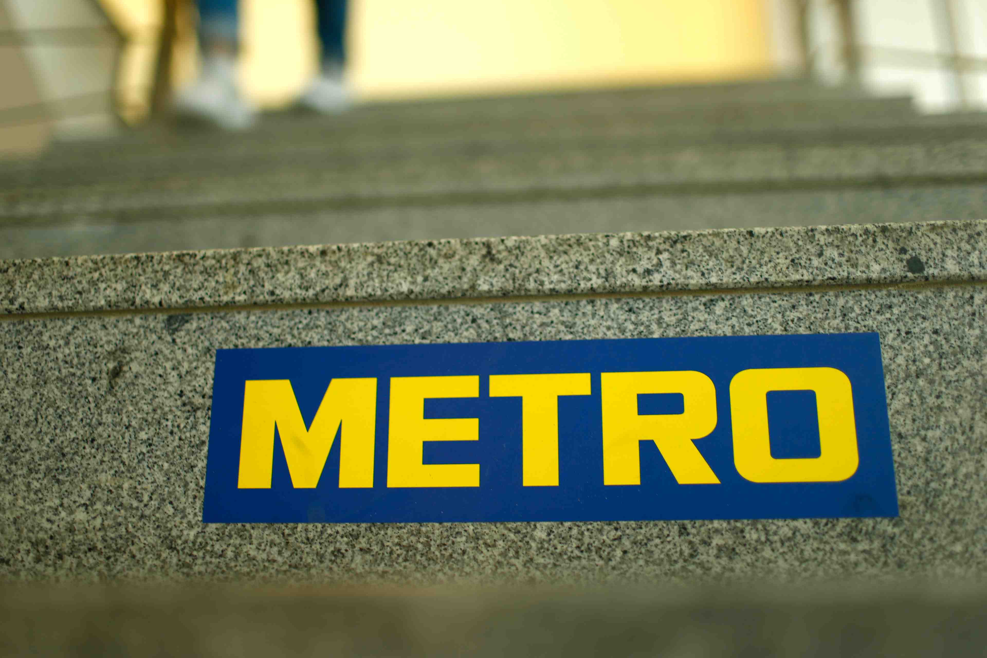 Metro grimpe en bourse, ep global monte encore au capital