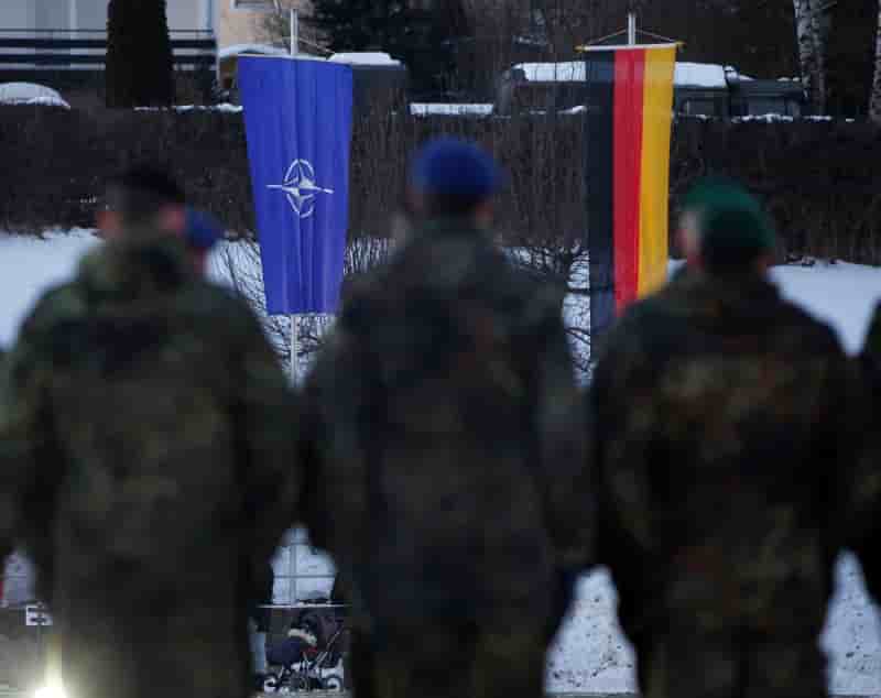 Des soldats turcs de l'otan demandent l'asile en allemagne