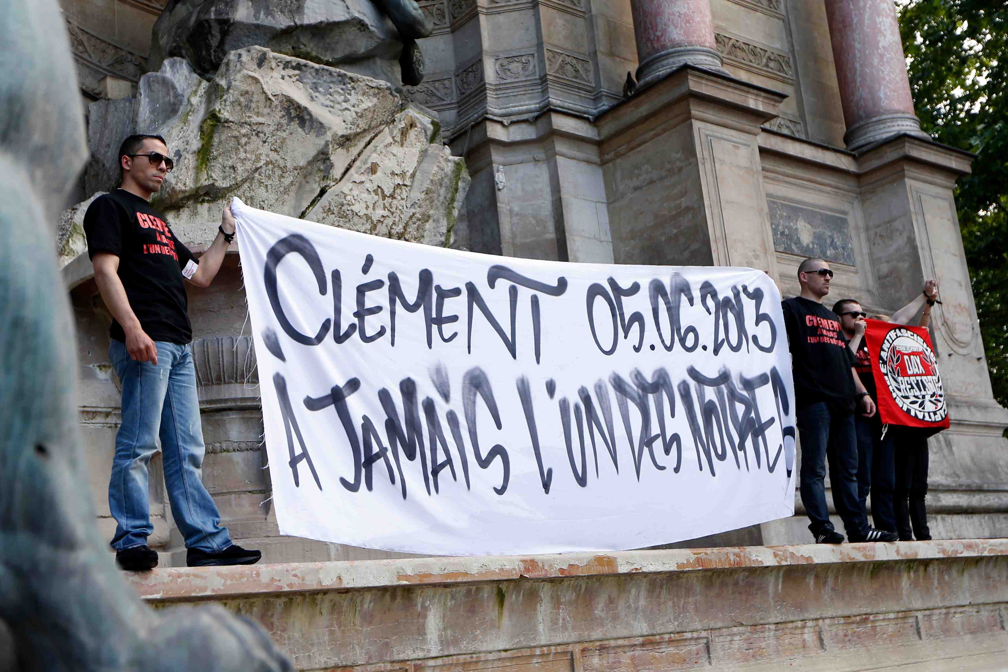 Derniers regrets des "skinheads" juges pour la mort d'un "antifa"