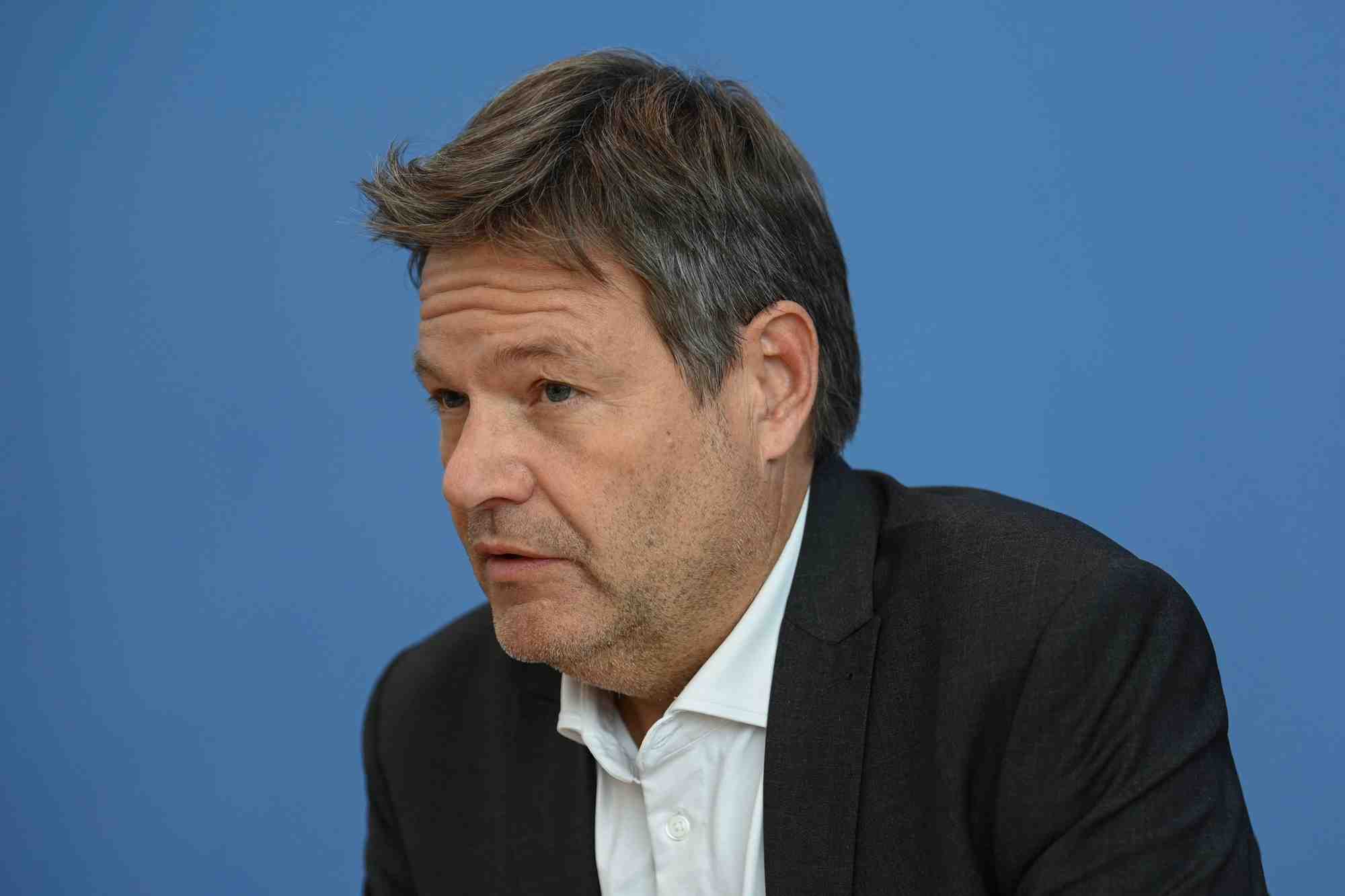 Le ministre allemand de l'economie, robert habeck, lors d'une conference de presse a berlin
