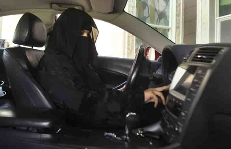 Le roi d'arabie signe un decret autorisant les femmes a conduire