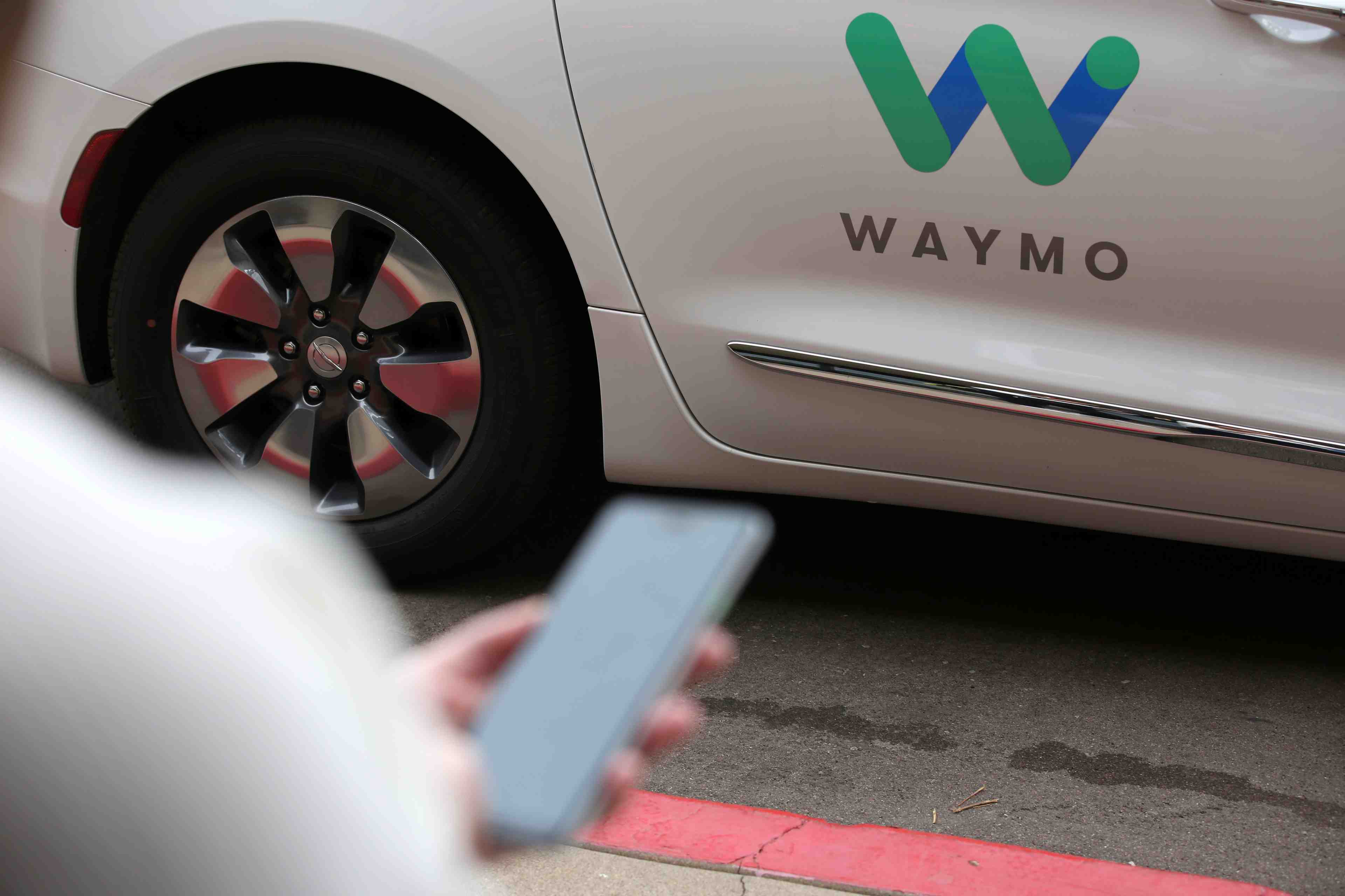 Voiture autonome: accord entre renault-nissan et waymo (google)