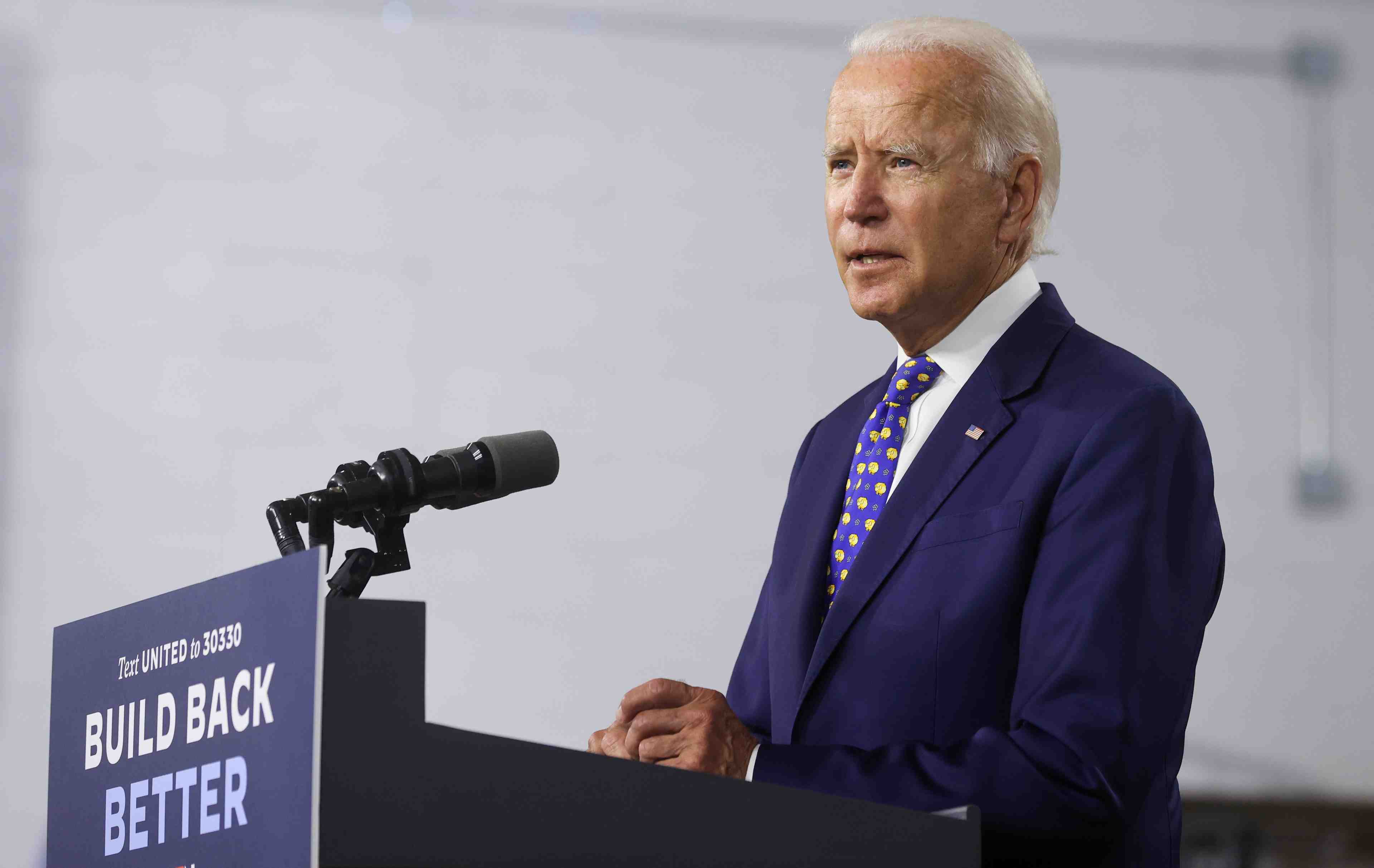 Usa 2020: biden devoile un blitz publicitaire a 280 millions de dollars