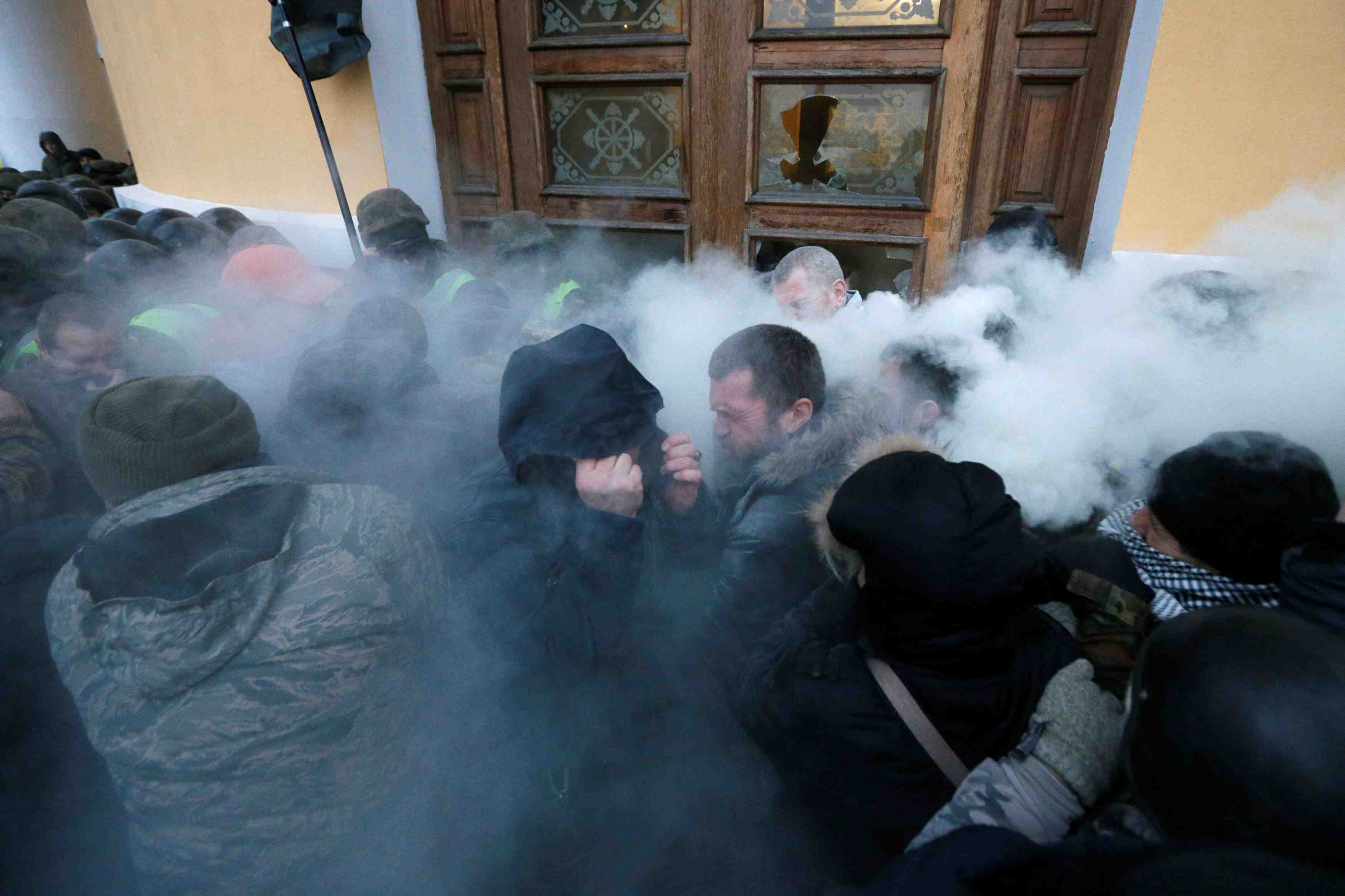 Heurts a kiev entre la police et des partisans de saakachvili