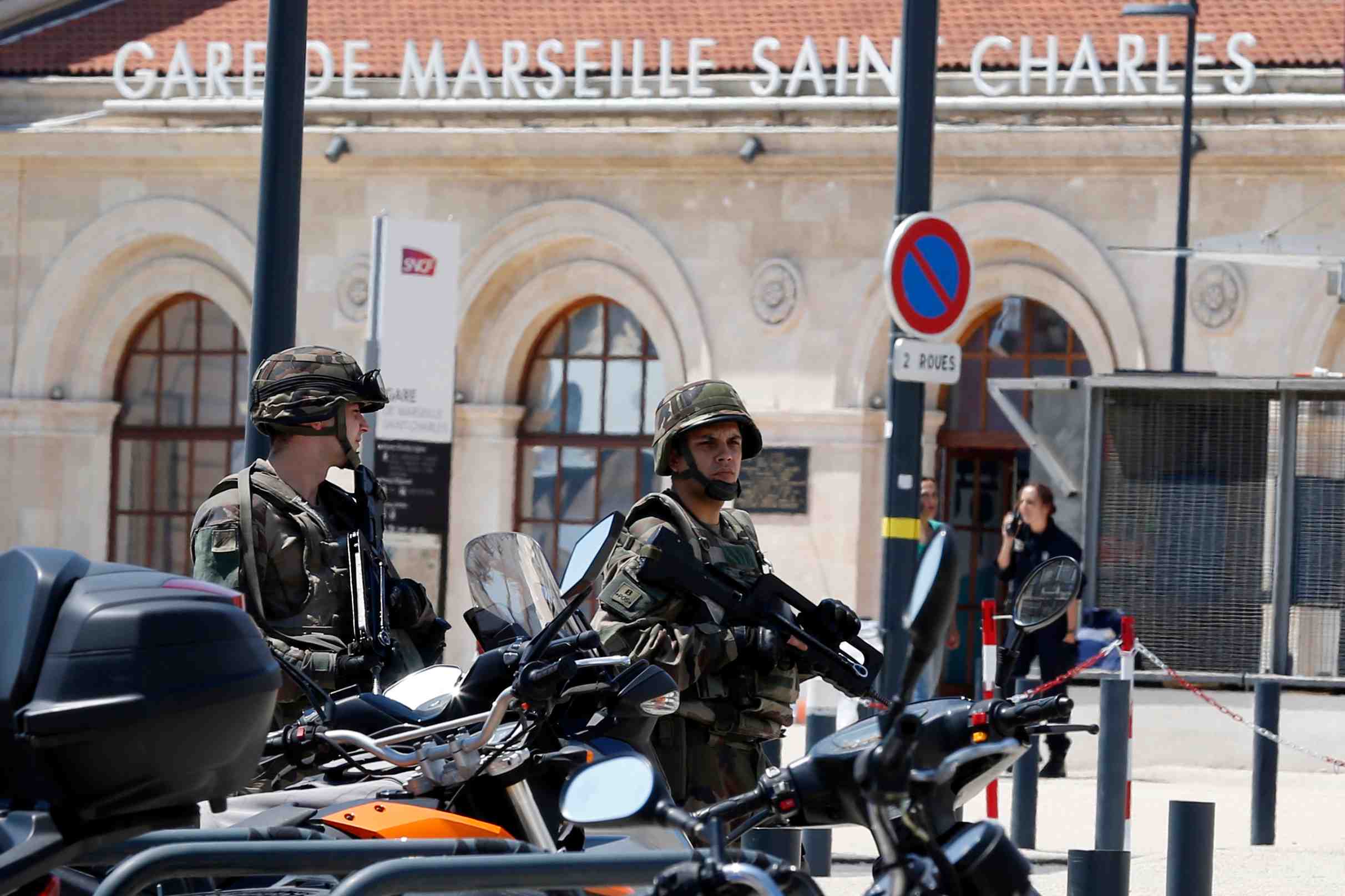 Levee de la garde a vue du suspect de la gare de marseille