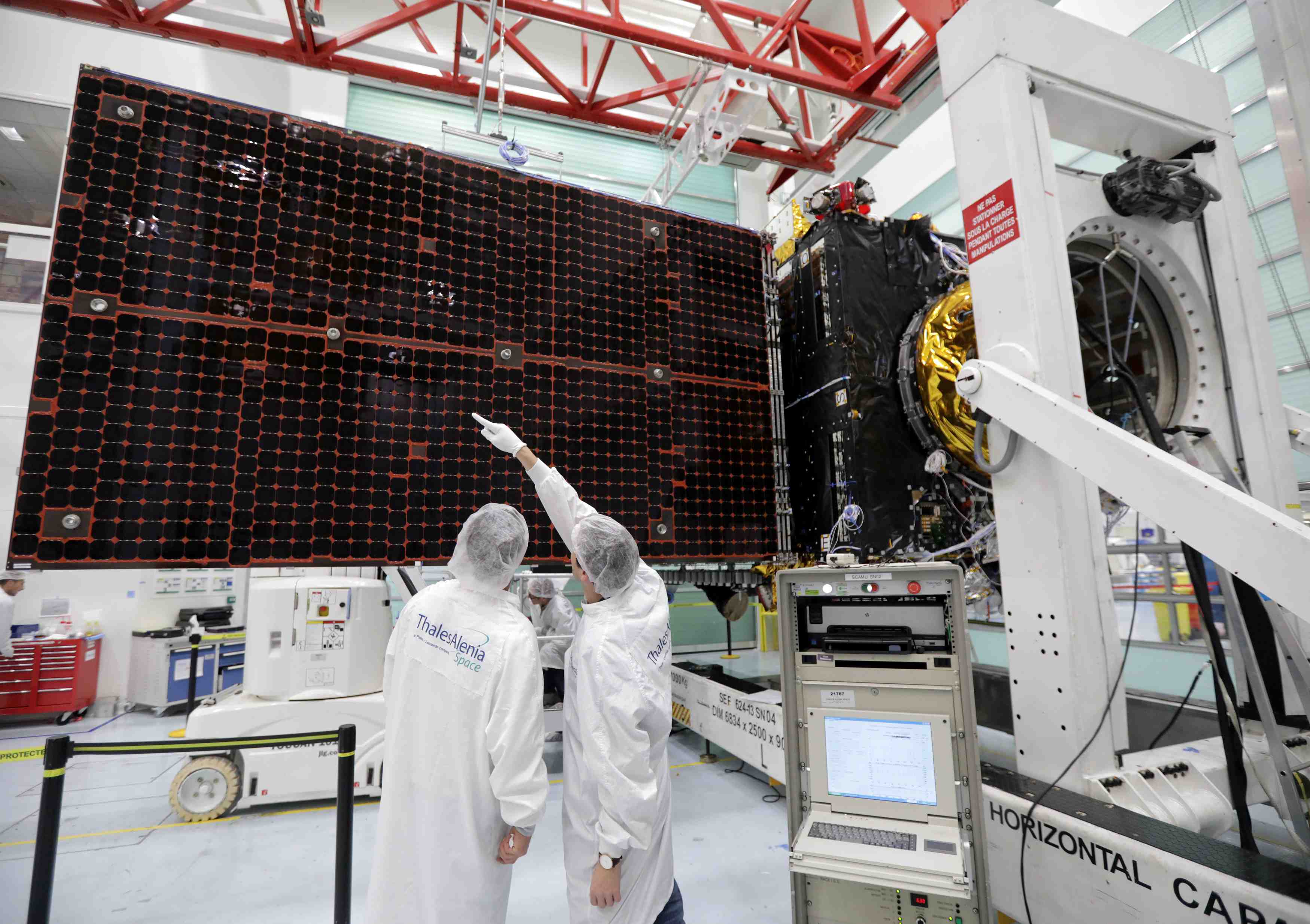 Thalesaleniaspace et airbus decrochent 1,47 milliard d'euros de contrats pour galileo