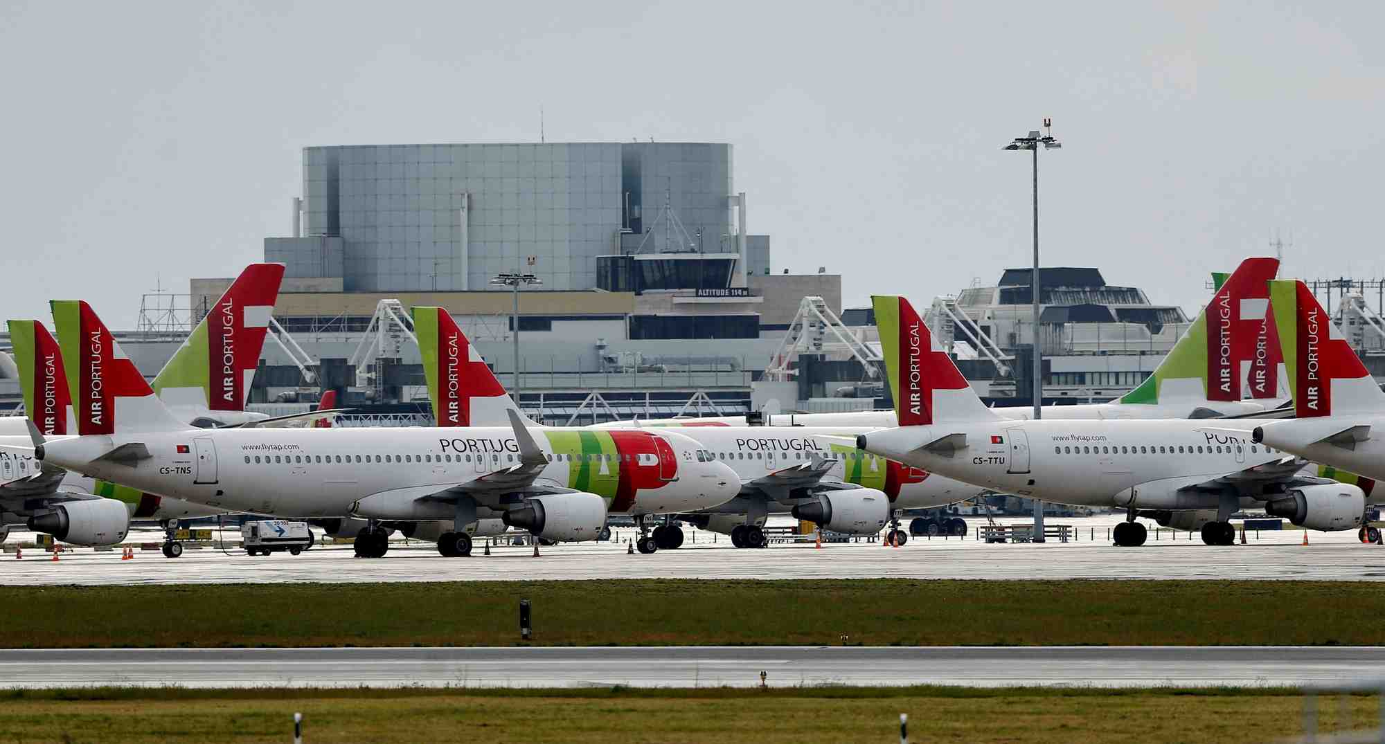 Des avions de l'entreprise tap a l'aeroport de lisbonne