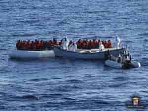 Plus de 700 migrants secourus en mer mediterranee
