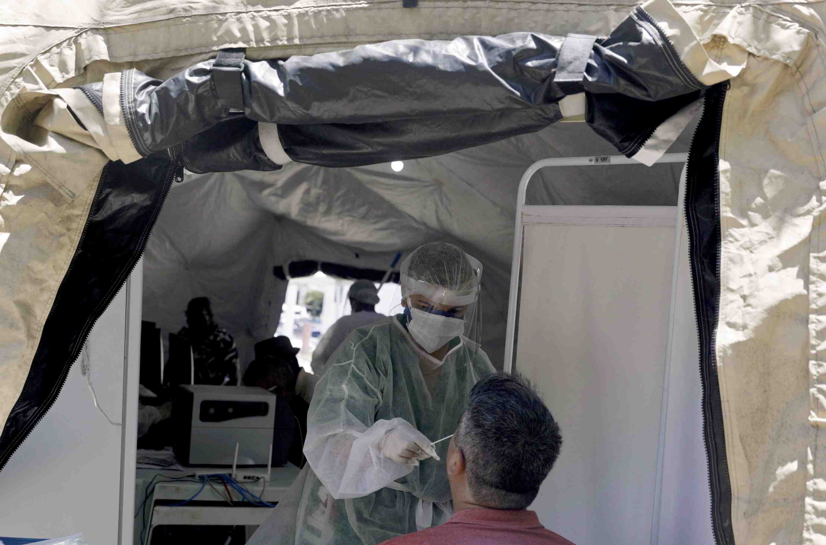 Coronavirus: le bilan au bresil depasse les 9 millions d'infections