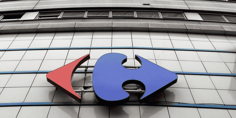 Carrefour: accords sur le plan social et les departs volontaires
