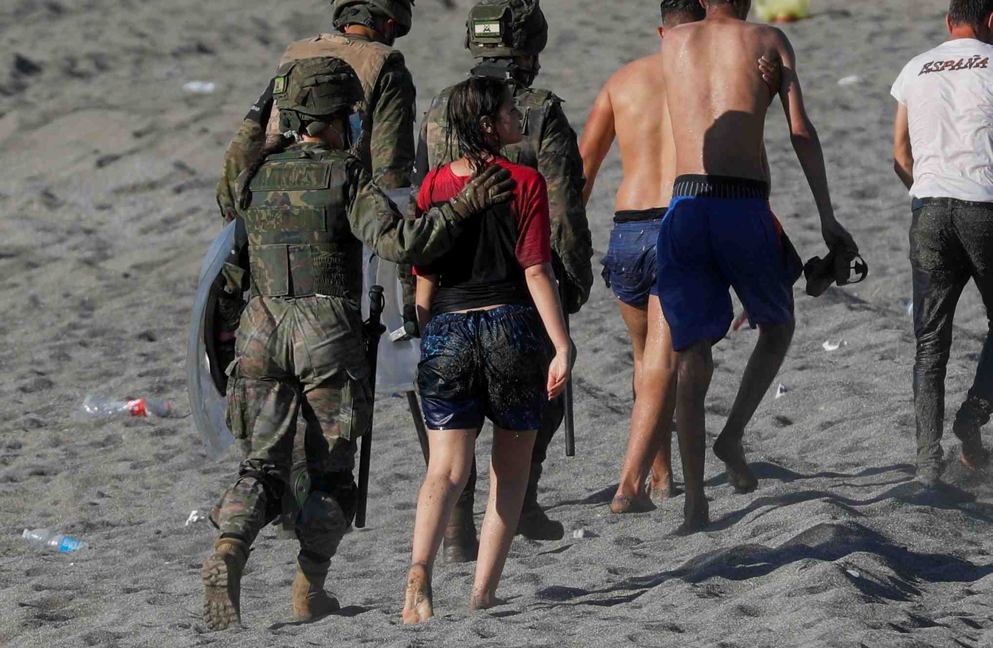 Les procureurs de ceuta enquetent sur des expulsions de mineurs par des soldats espagnols