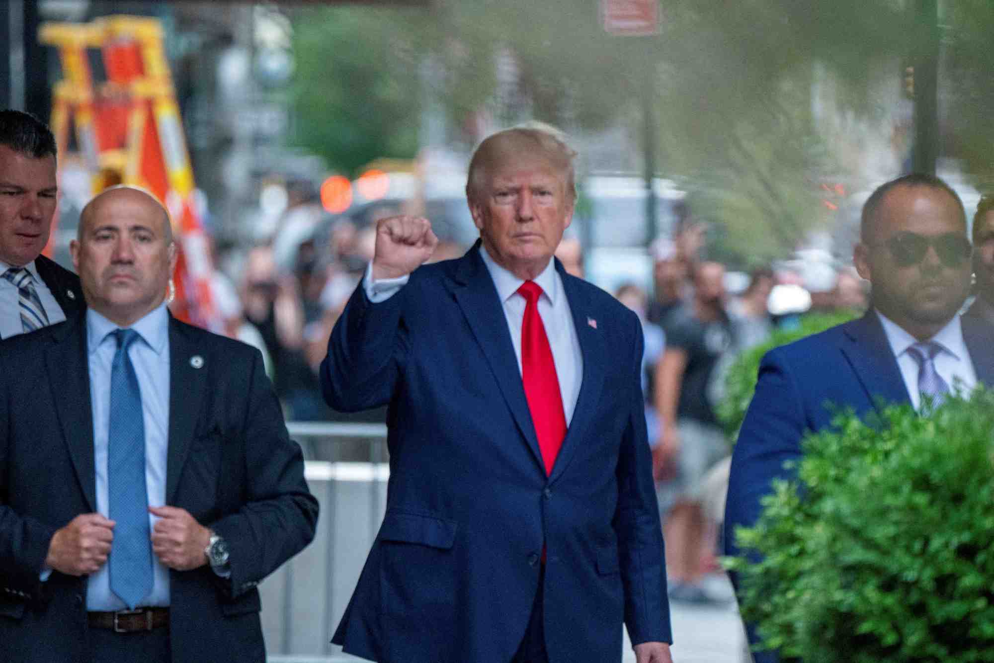 Etats-unis: trump veut empecher le fbi d'analyser les documents saisis chez lui