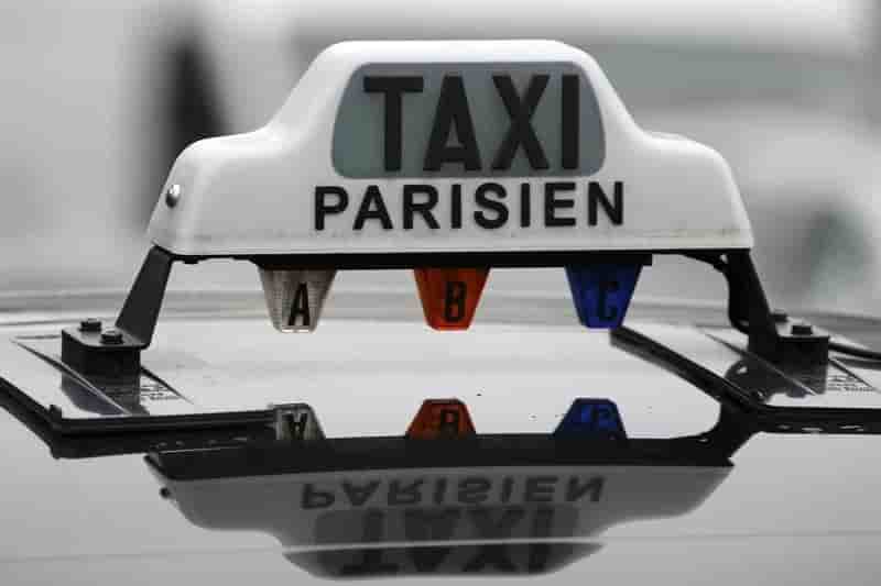 Mobilisation des taxis contre les chauffeurs clandestins