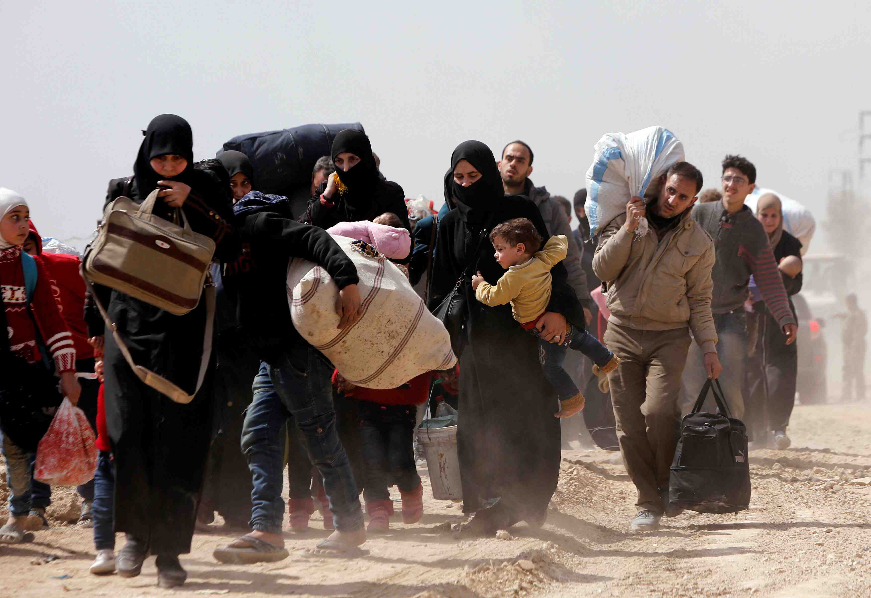 Des milliers de civils continuent a fuir la ghouta orientale