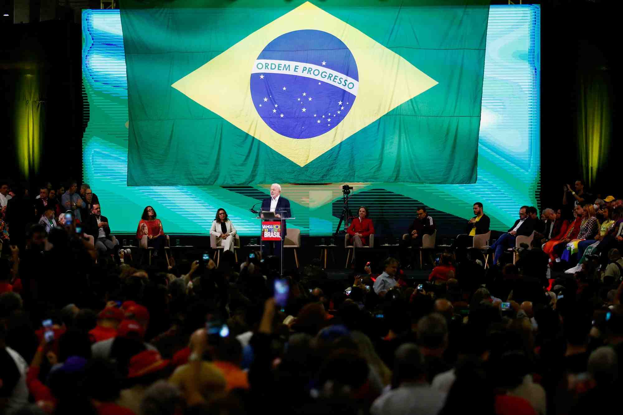 Bresil: lula officialise sa candidature a la presidentielle