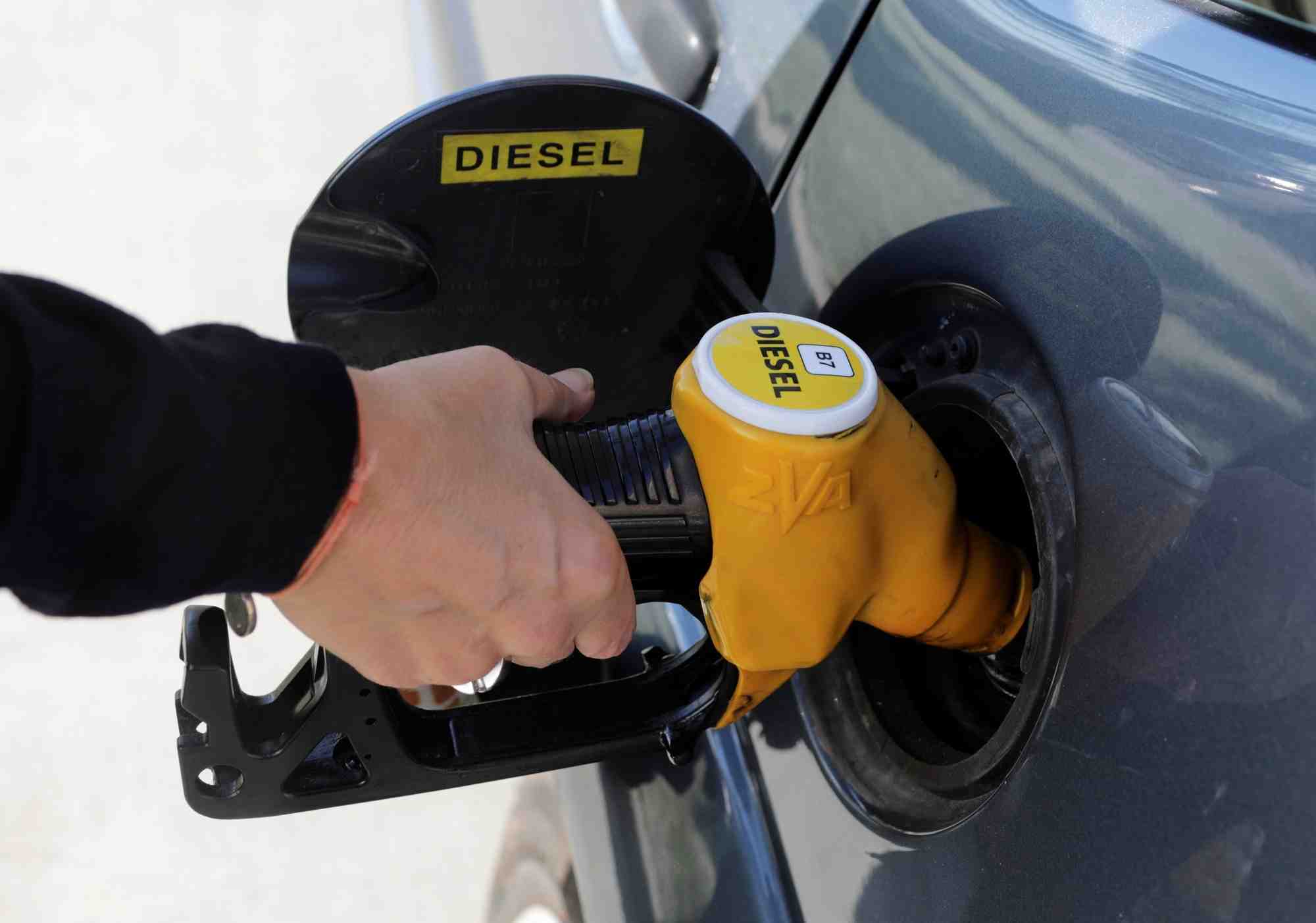 France: plus de 50 sites fragiles identifies dans la filiere diesel