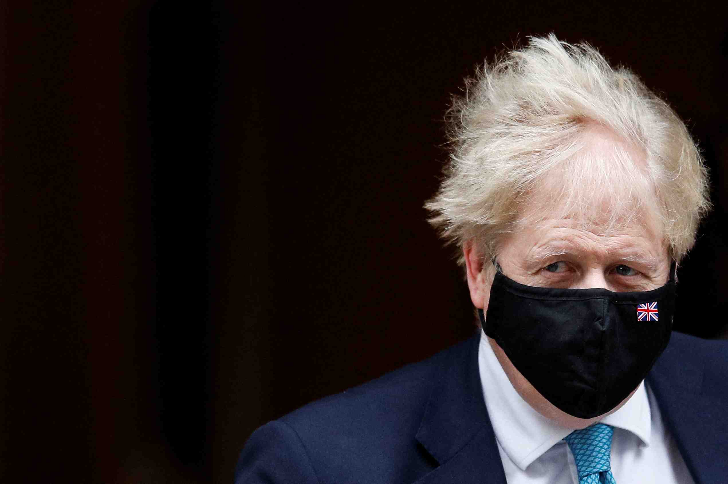 Grande-bretagne: johnson a recu un rapport sur les infractions au confinement