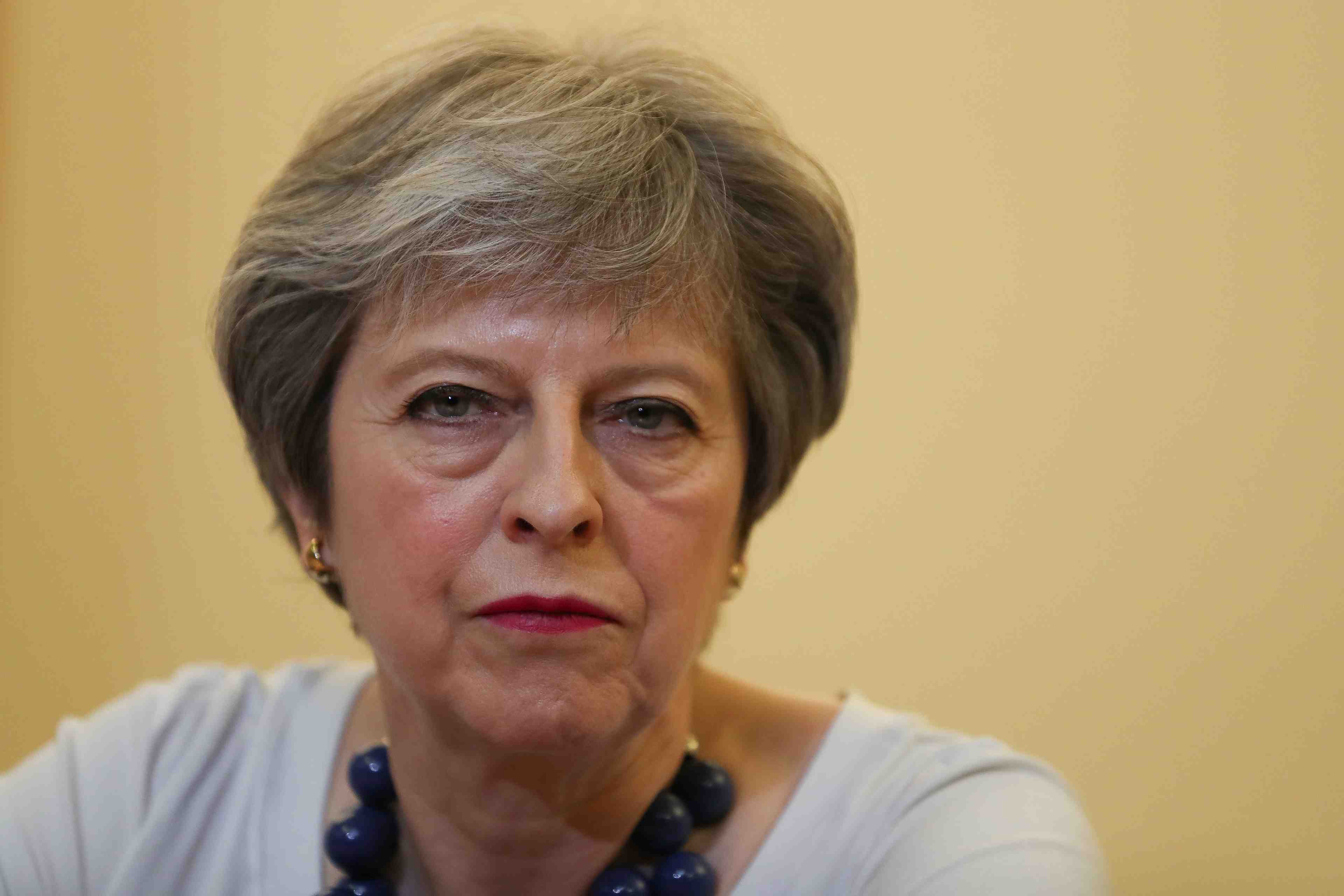 May reunit son cabinet pour evoquer une action militaire en syrie