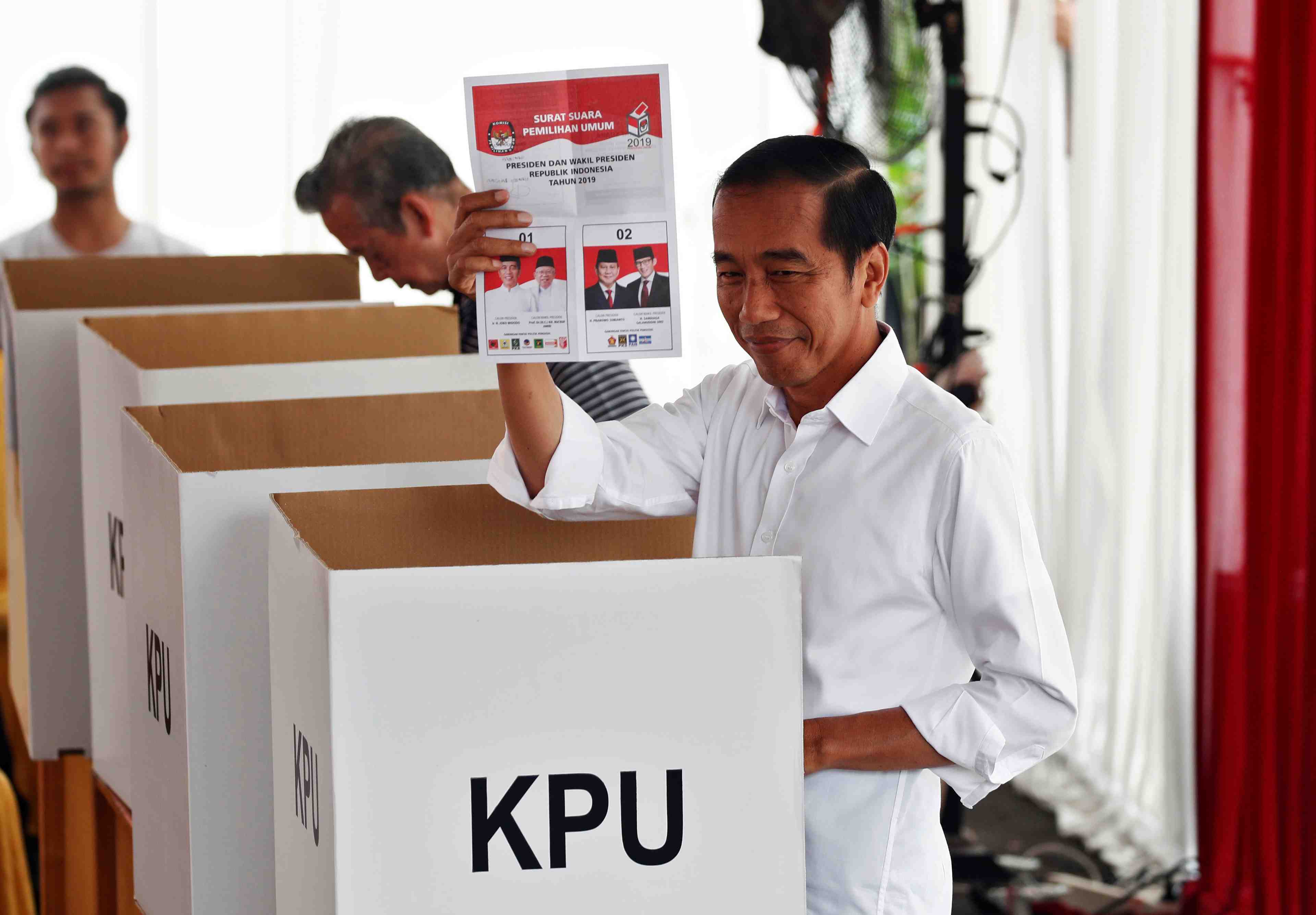 Widodo en tete des premieres estimations en indonesie