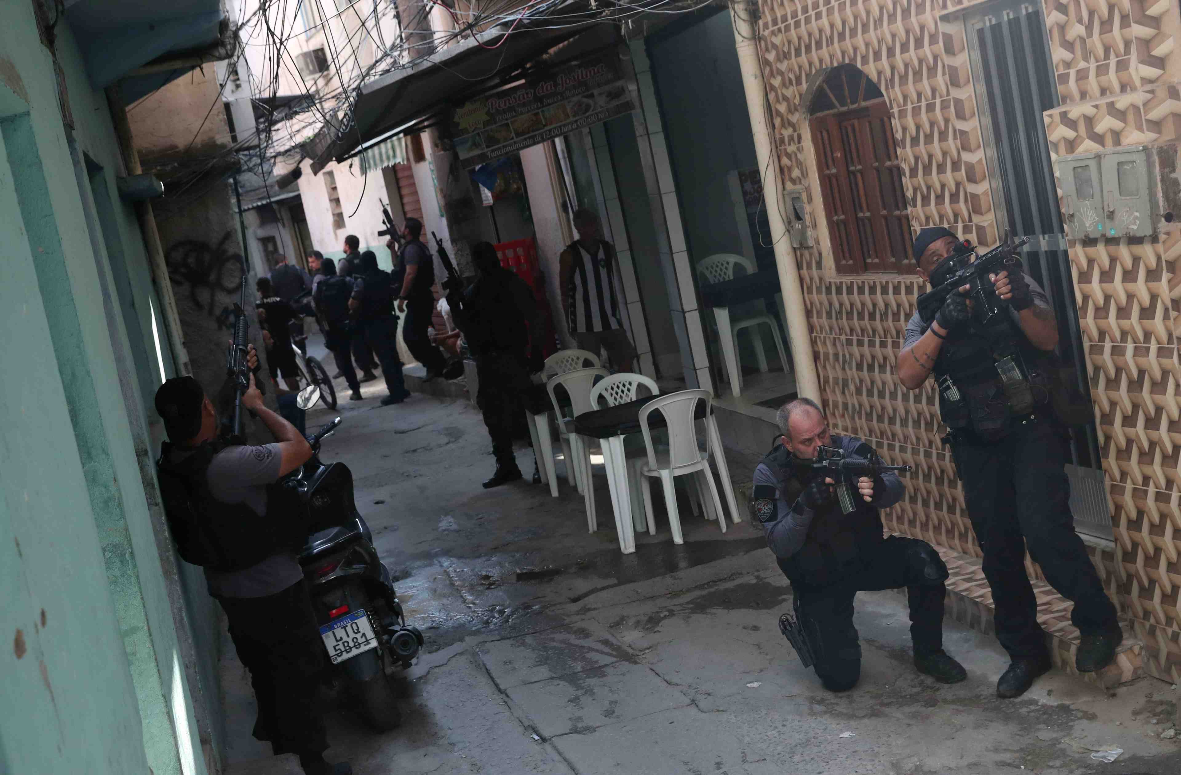 Bresil: au moins 25 morts dans une operation de police a rio