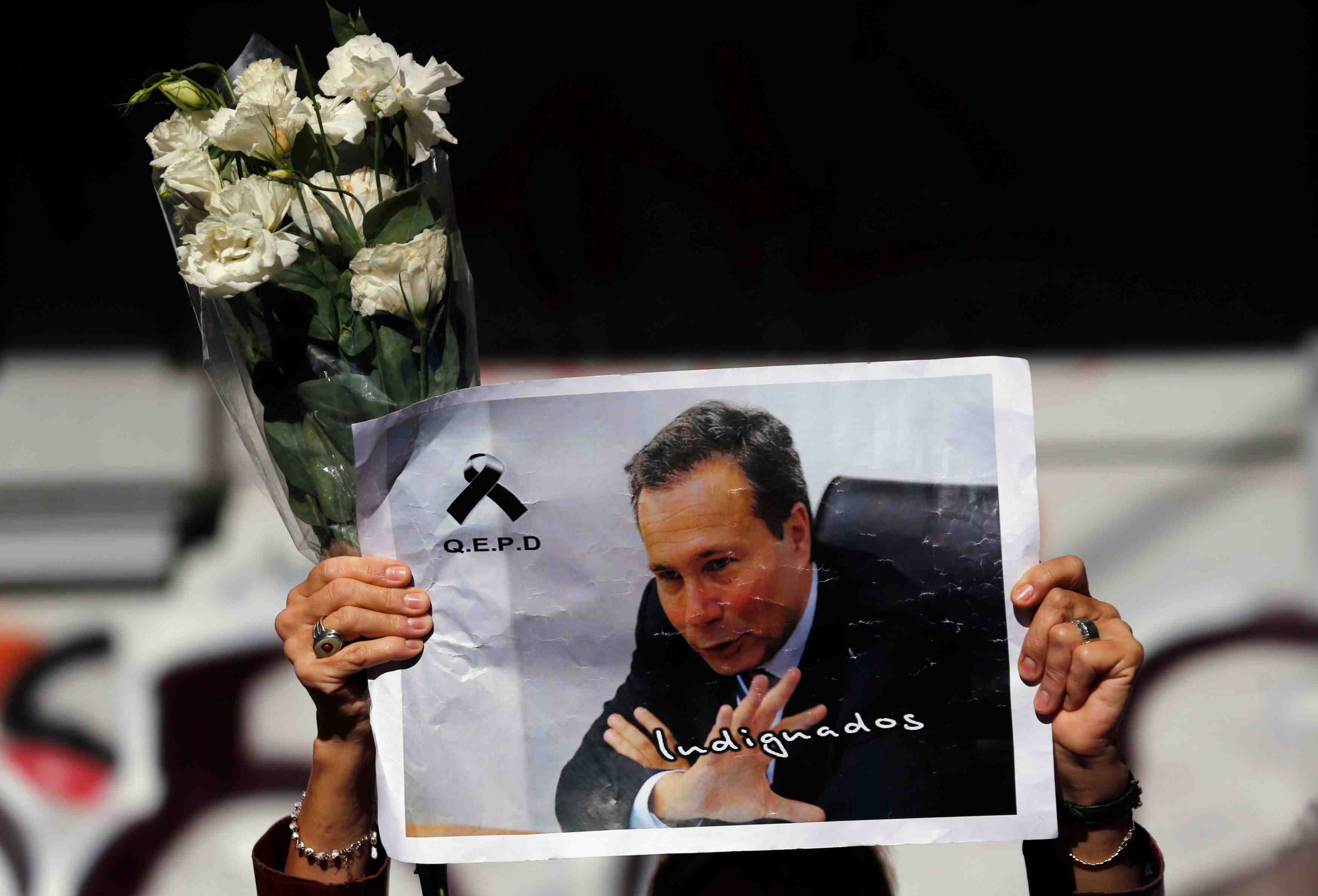 Un mandat d’arret contre la presidente argentine retrouve chez le procureur nisman