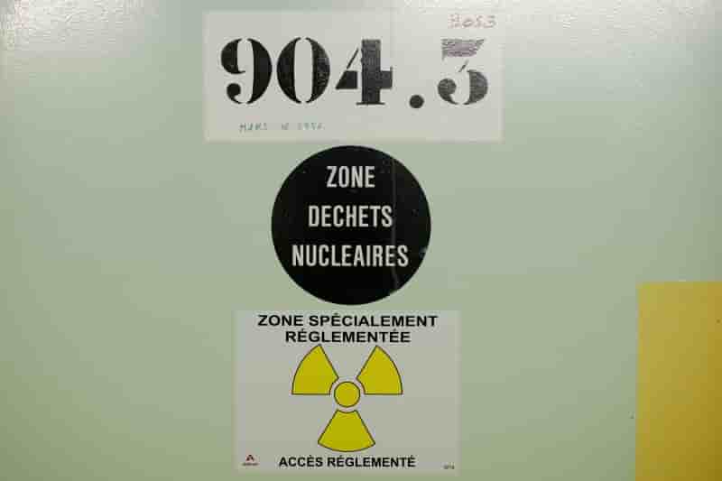 Le projet de site d'enfouissement de dechets radioactifs a bure adopte par l'assemblee nationale