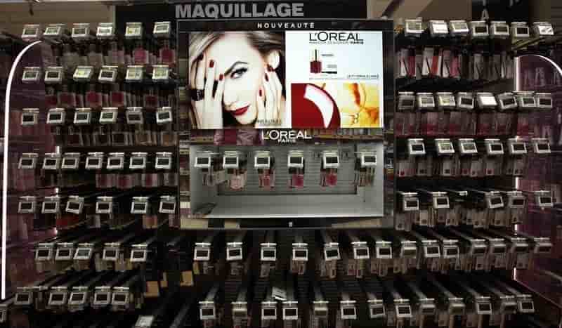 L'oreal et le luxe en nette hausse a paris a la mi-seance