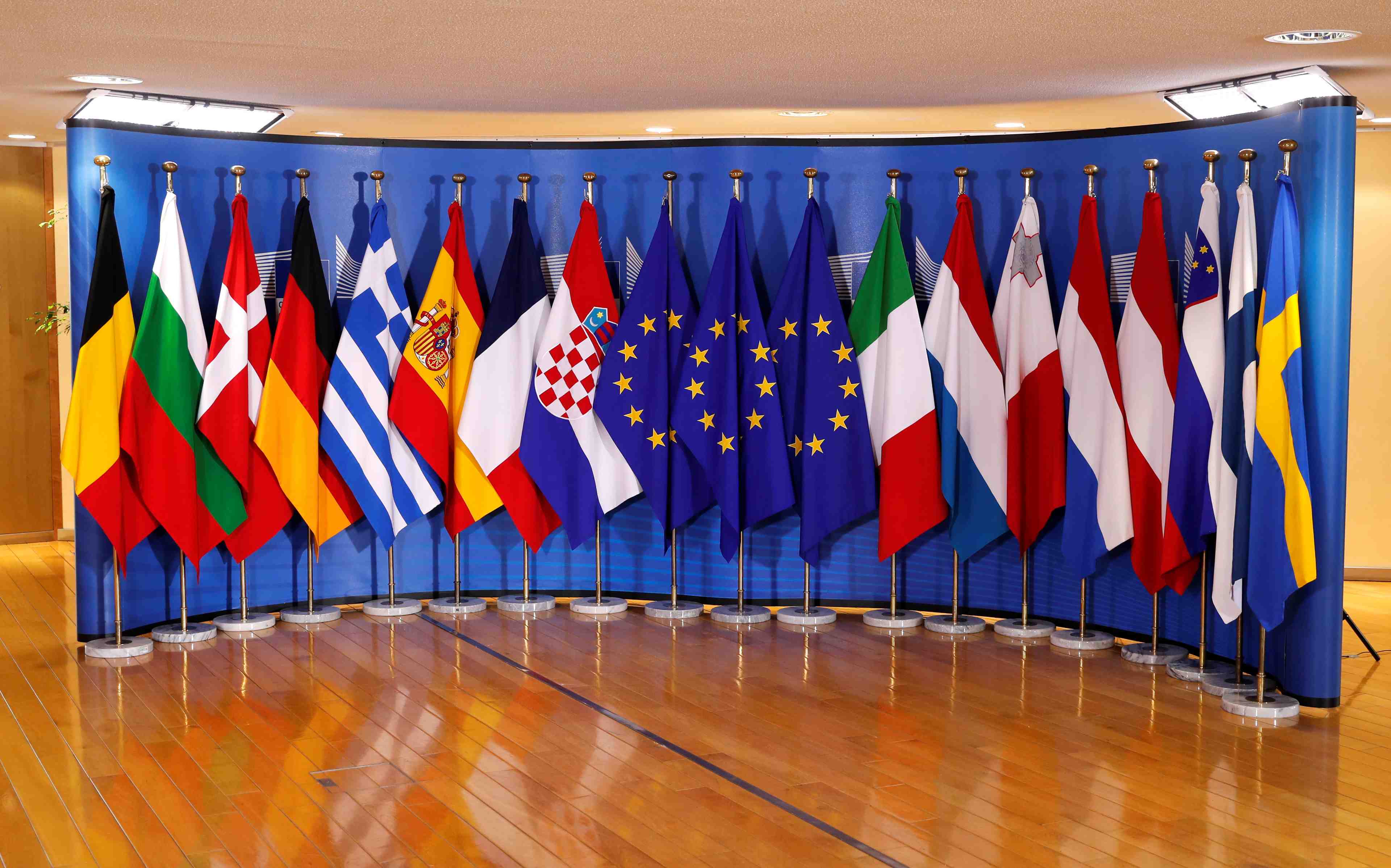 Ue: paris hostile a l'idee de negociations d'adhesion avec tirana et skopje